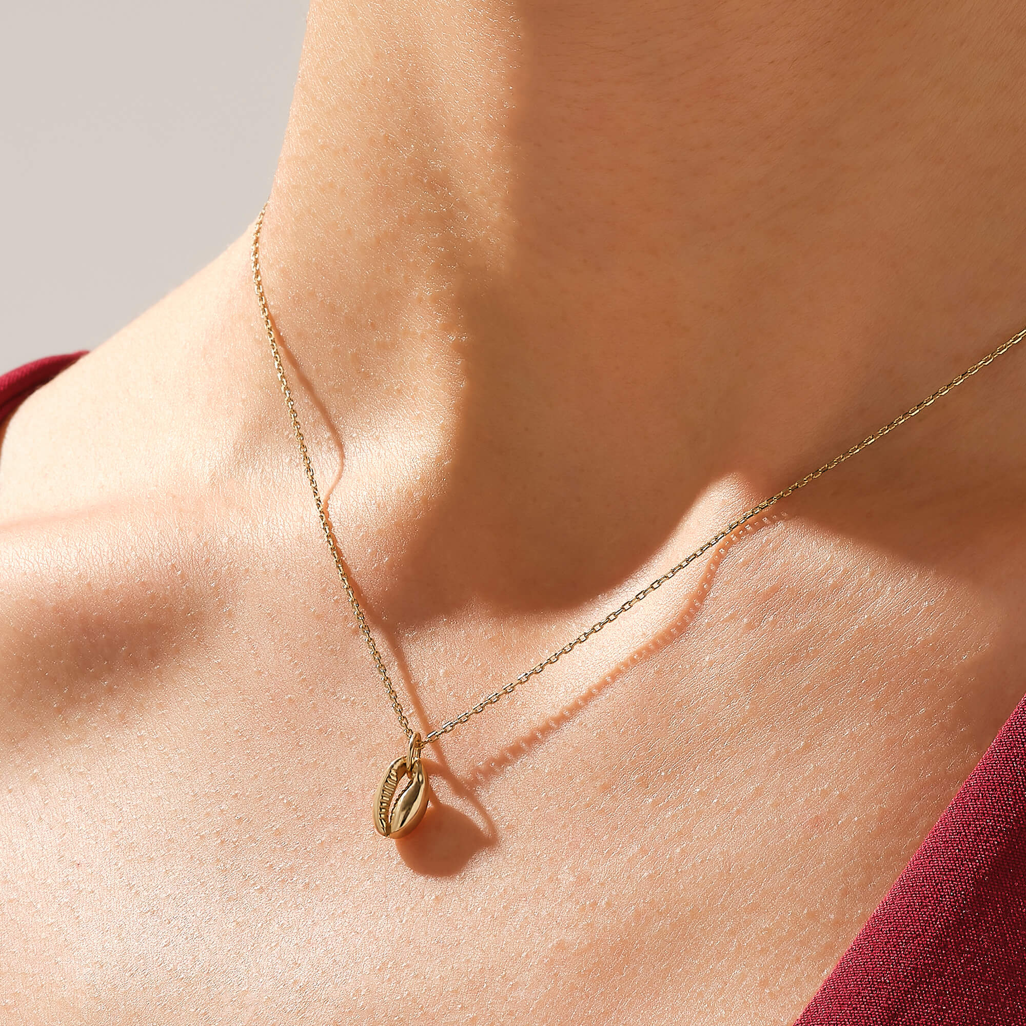 Women's Cowrie Shell Pendant Necklace in 14k Solid Gold