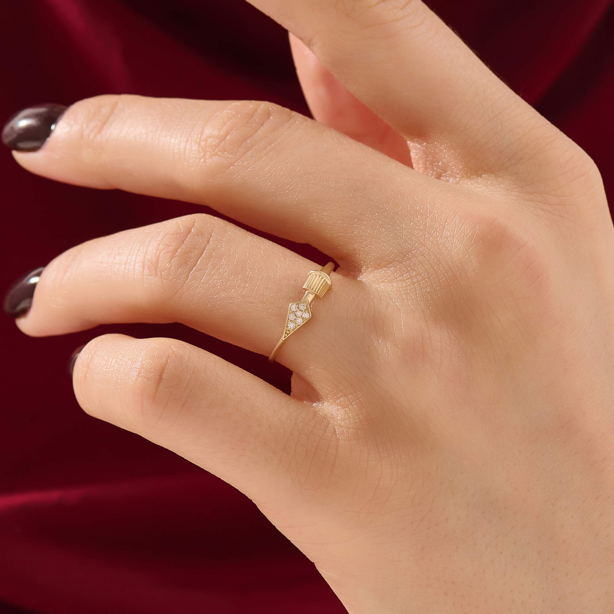 Women's Solid Gold Edge Arrow Ring