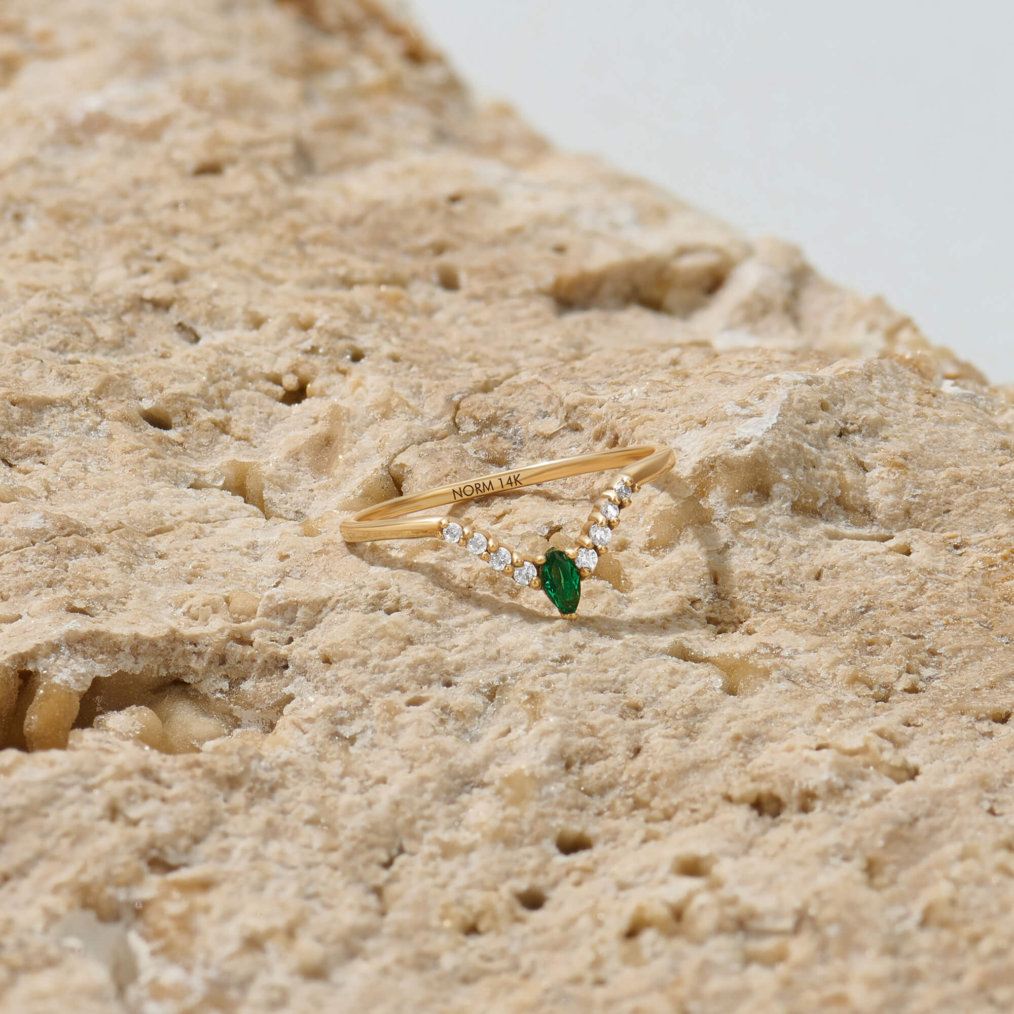 Dainty Curve Ring with Emerald in 14K Real Yellow Gold