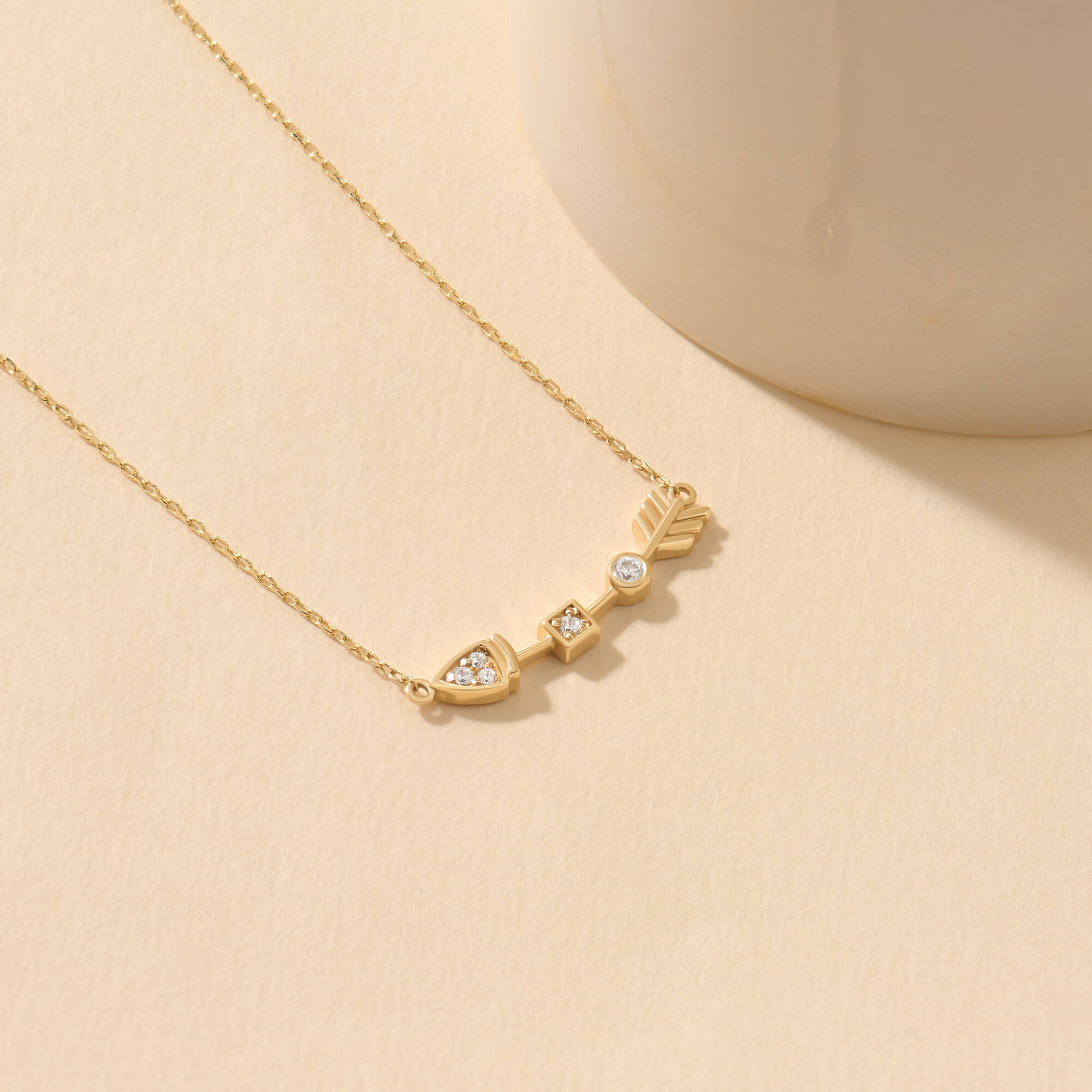 Geometric Design Arrow Necklace in Yellow Gold