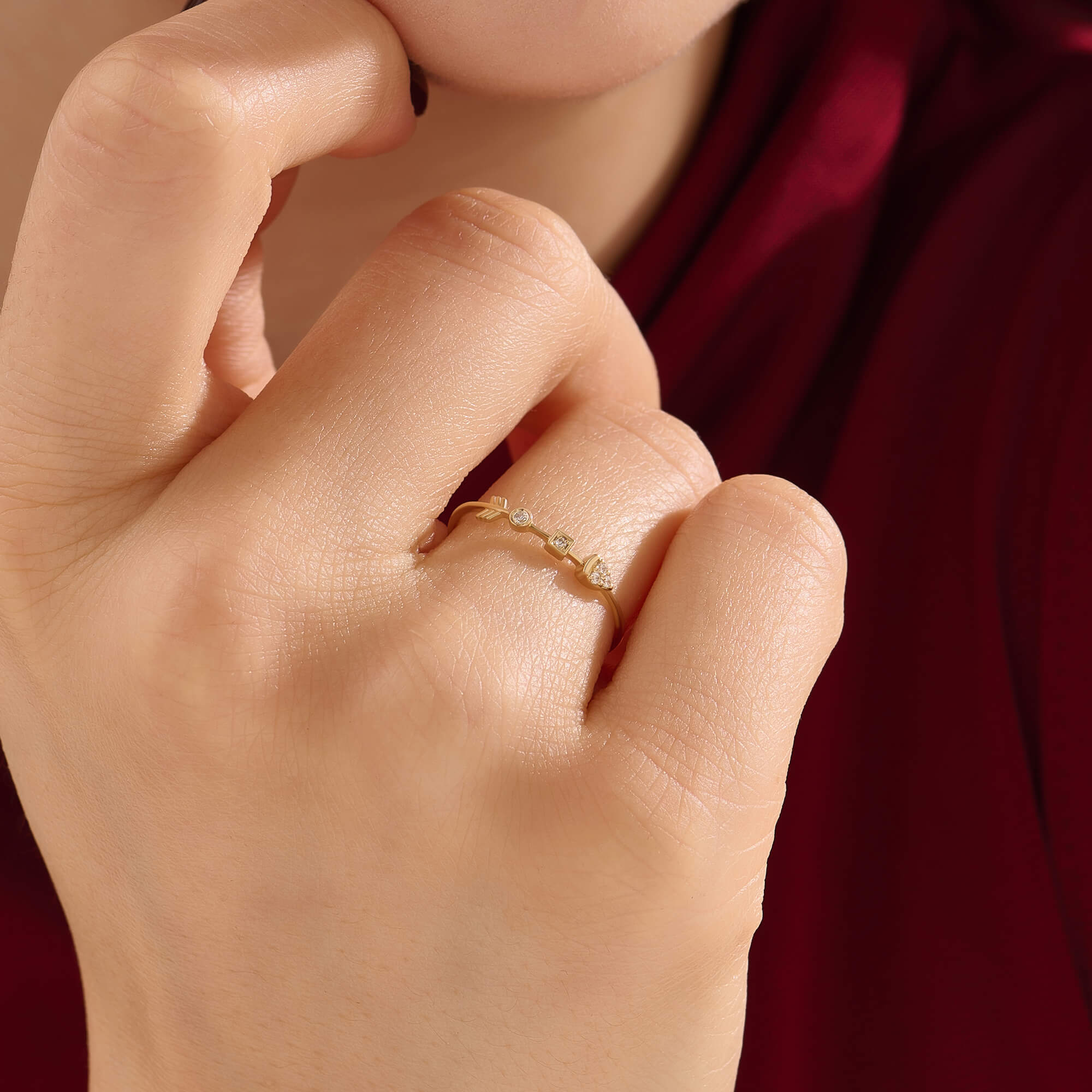 Women's Geometric Arrow Ring in Solid Gold