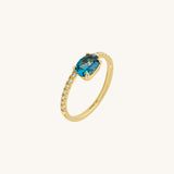Hover Arctic Green Oval Engagement Ring in Gold