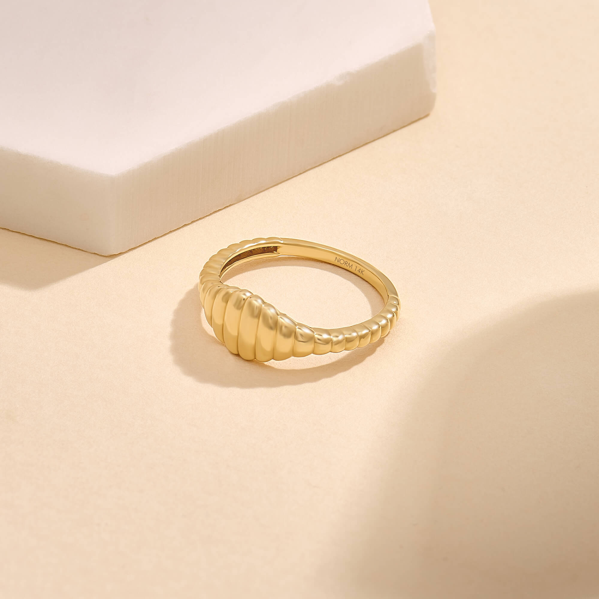 Women's Line Dome Signet Ring in 14K Gold