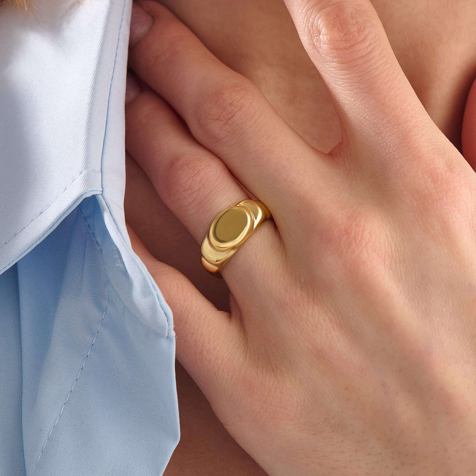 Women's Oval Iconic Ring in 24K Gold Plated Vermeil on Solid Silver