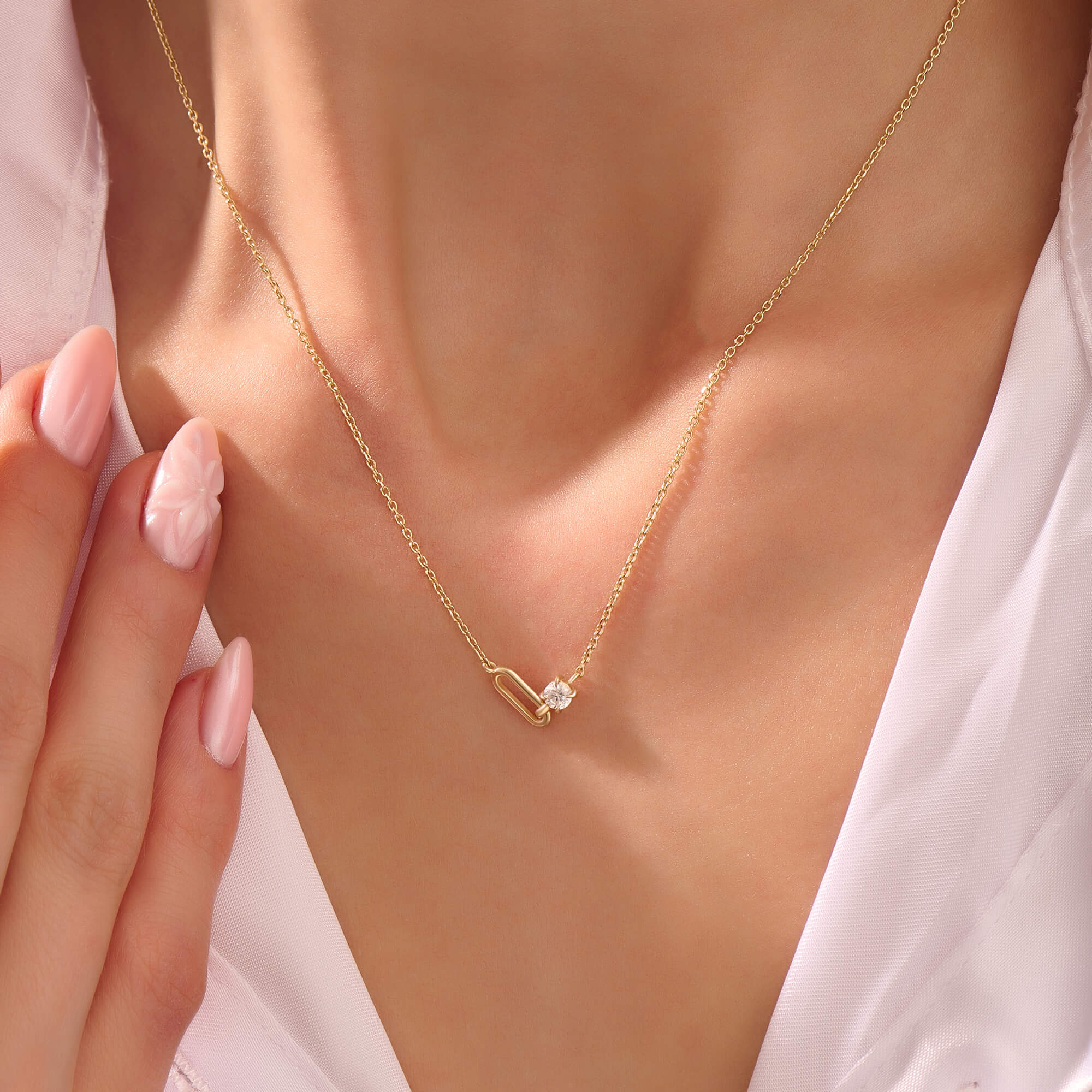 Women's Loop Necklace in 14K Yellow Gold