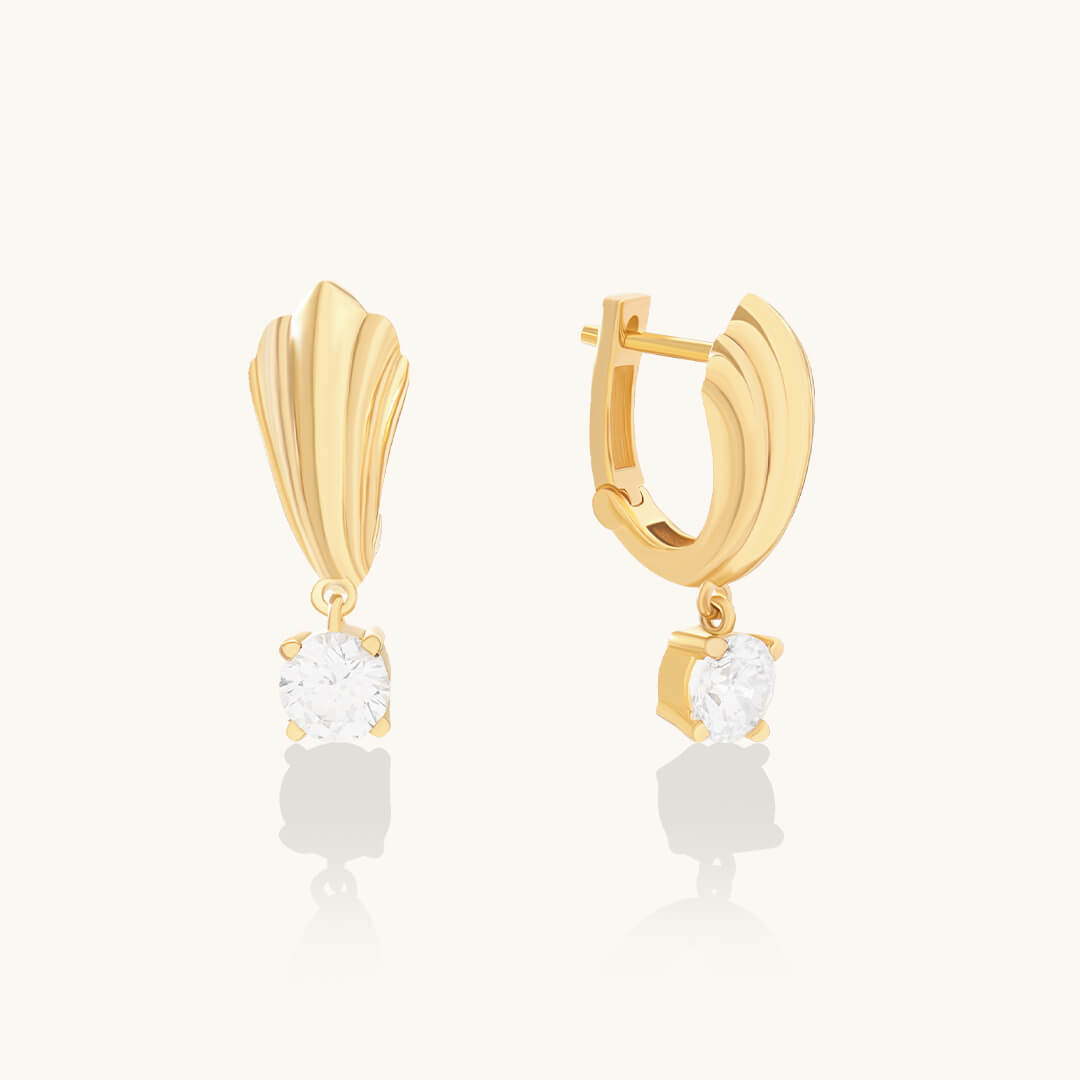 Moissanite Solitaire Scallop Huggie Earrings in Solid Gold