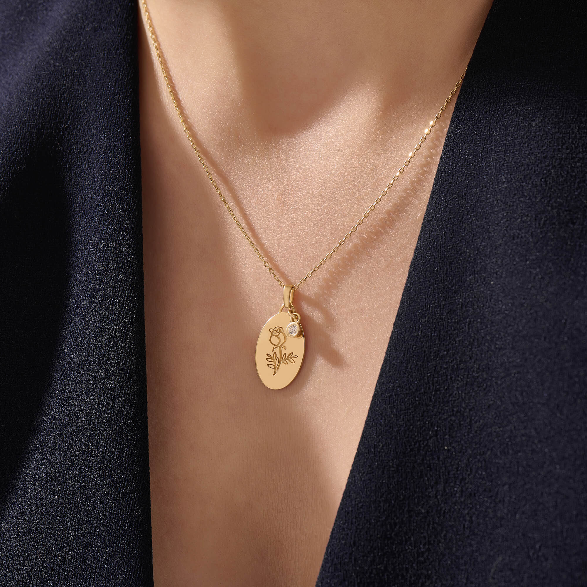 Women's Oval Rose Necklace in 24K Gold Vermeil
