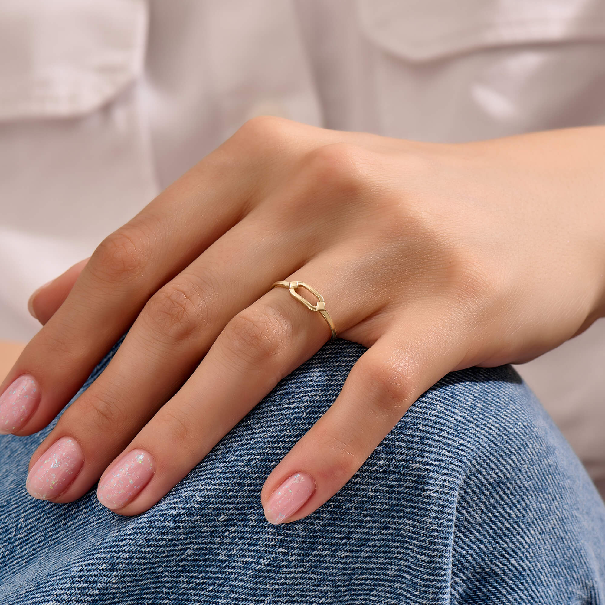 Women's Ovate Link Ring in 14K Yellow Gold