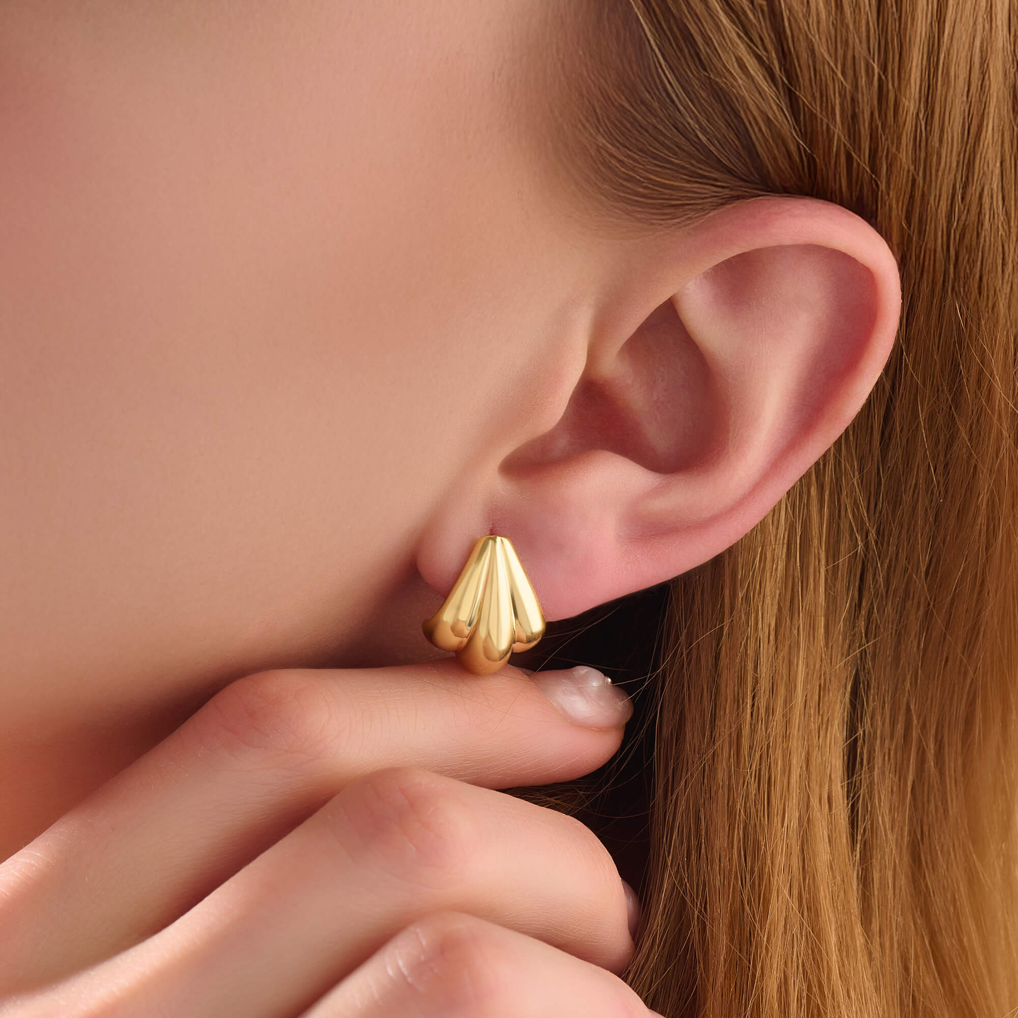 Women's Seashell Earrings in 24K Gold Plated Vermeil on Solid Silver
