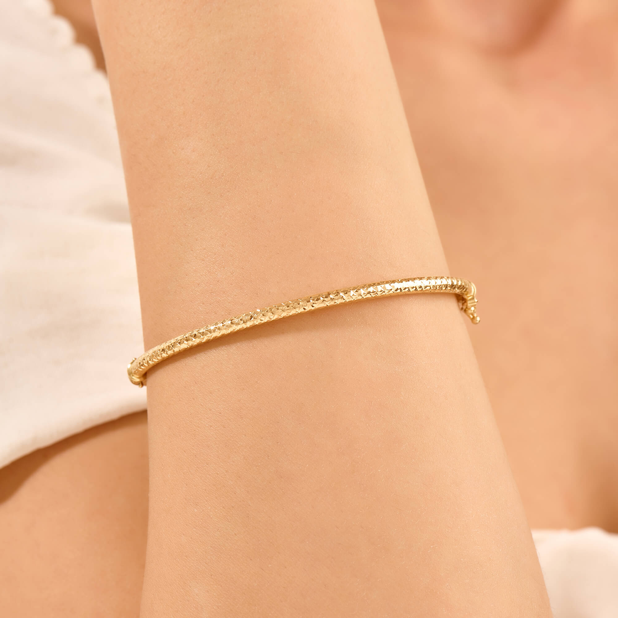 Women's Textured Bangle Bracelet in 14K Solid Gold