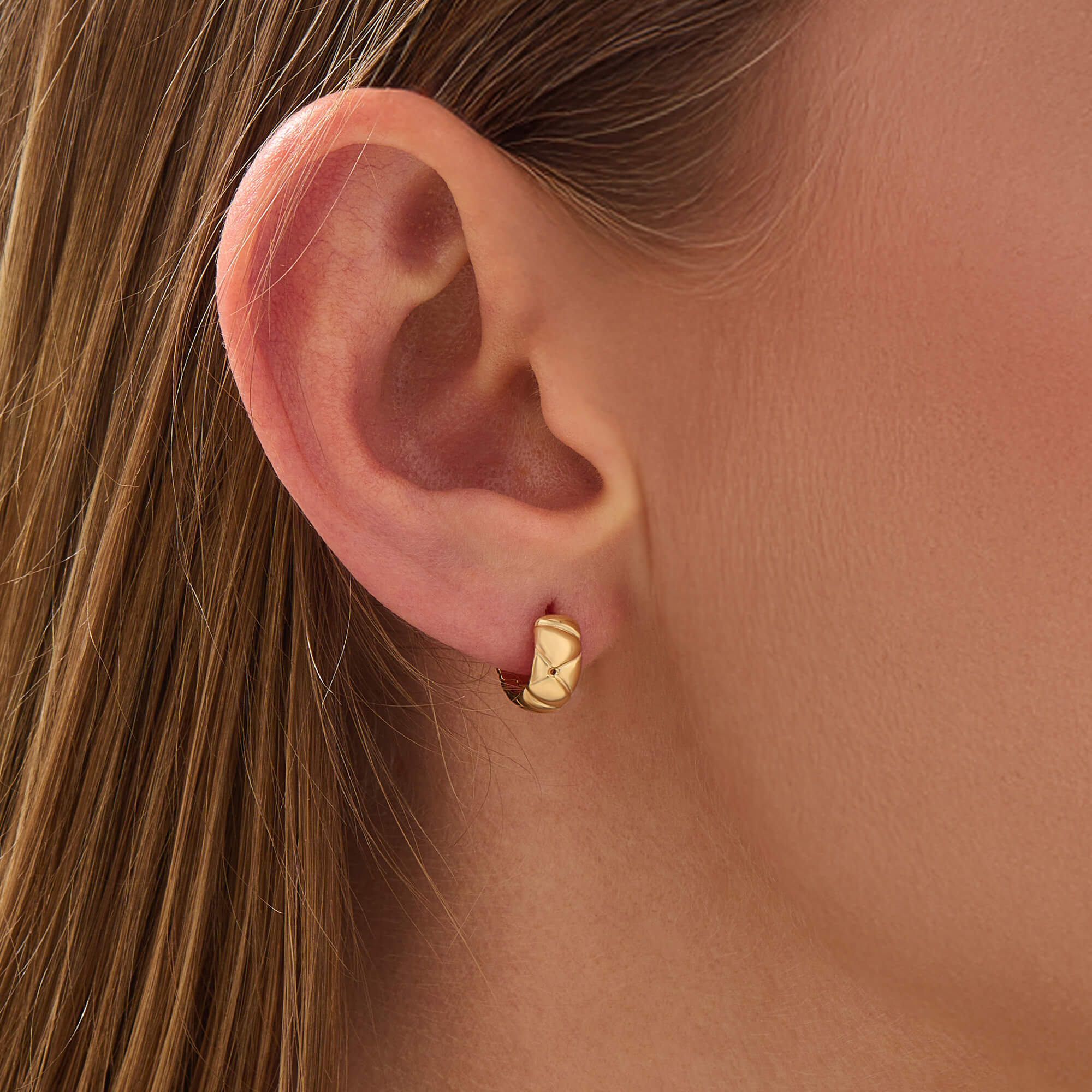 Women's Textured Chunky Huggie Earrings in 24K Gold Vermeil