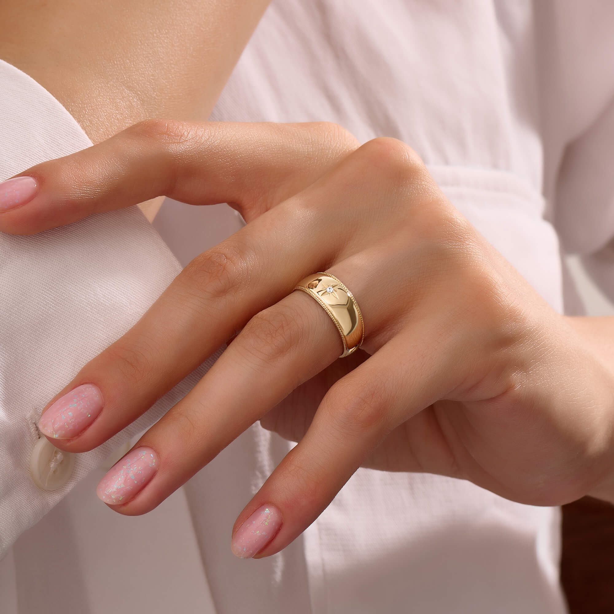 Women's Twisted Star Dome Ring with Diamond in Real Gold