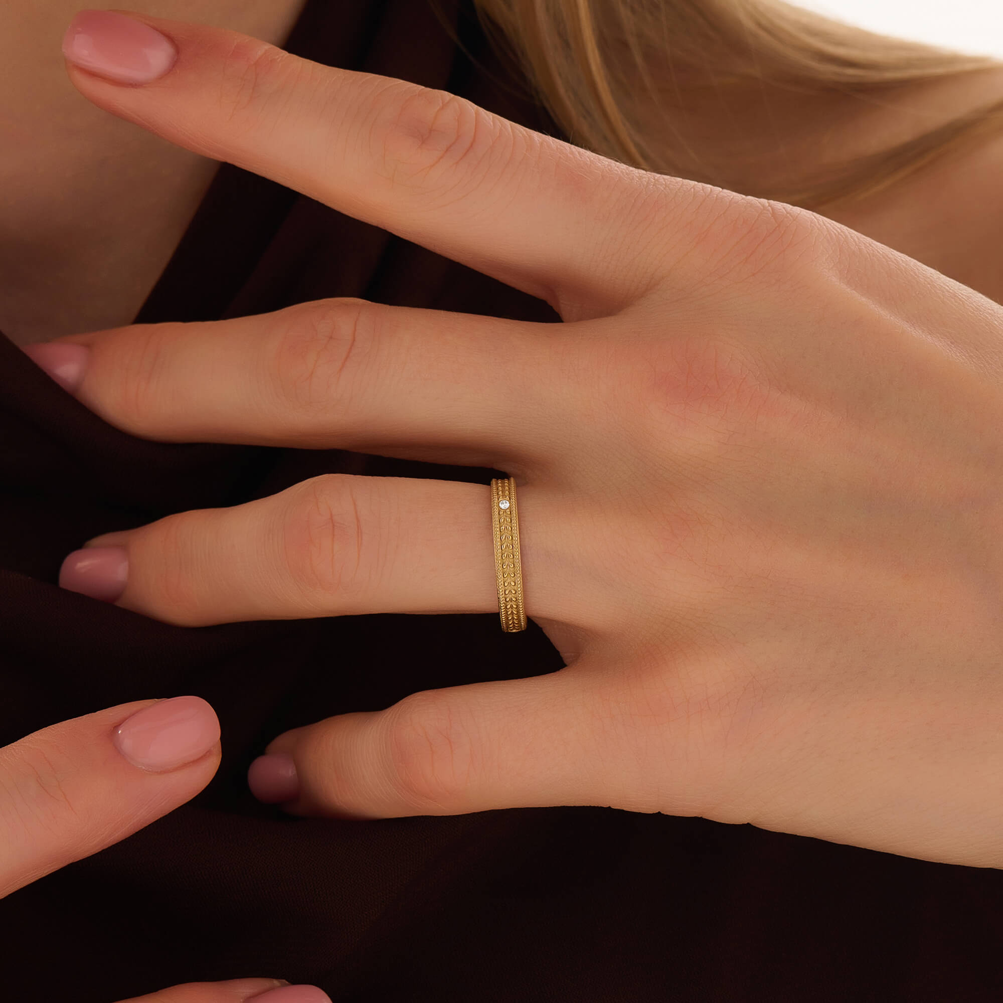 Women's Diamond Solid Yellow Gold Vintage Solitaire Band