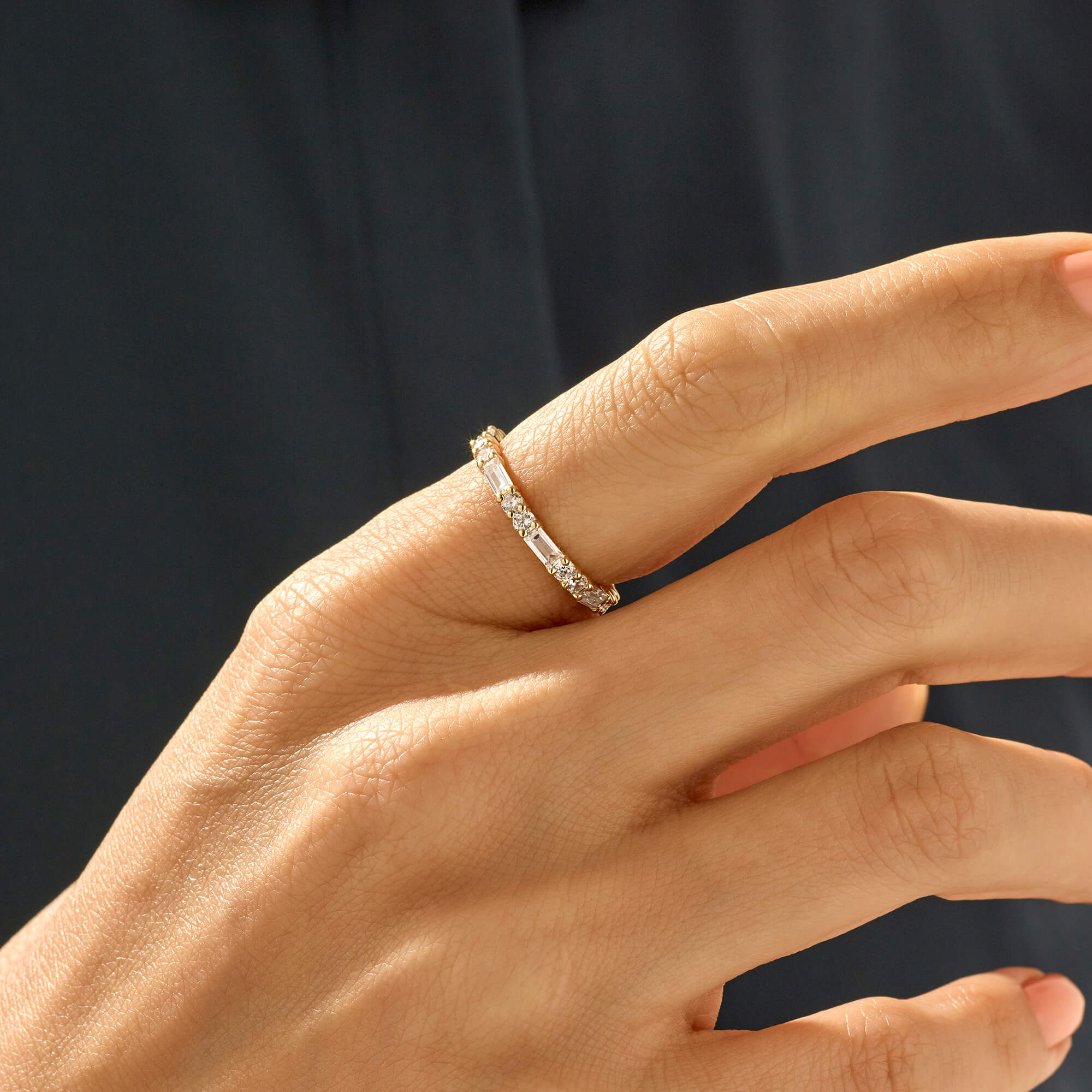 Alternating Baguette Eternity Band Ring in 14k Gold