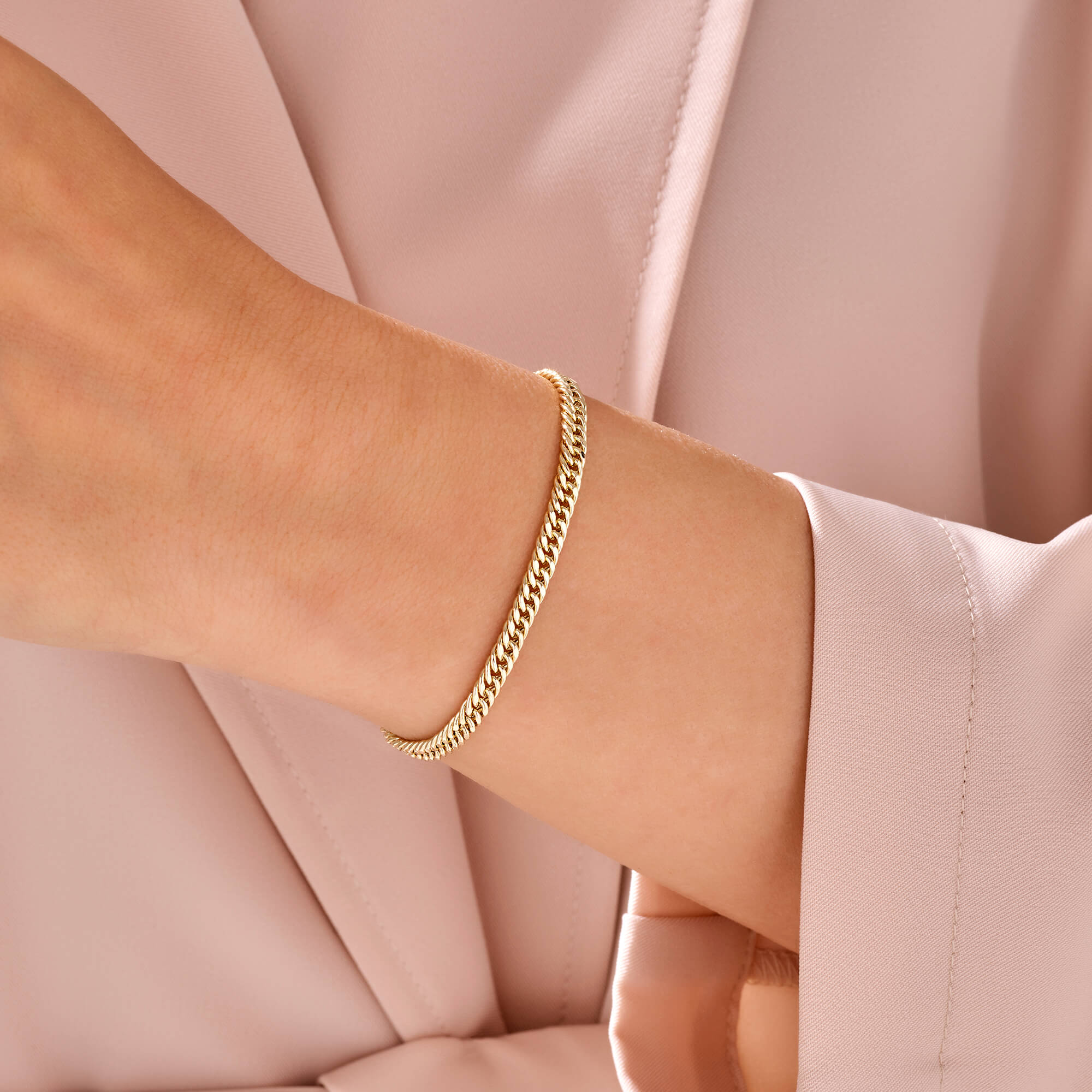 Ladies Cuban Links Chain Bracelet in 14k Yellow Gold