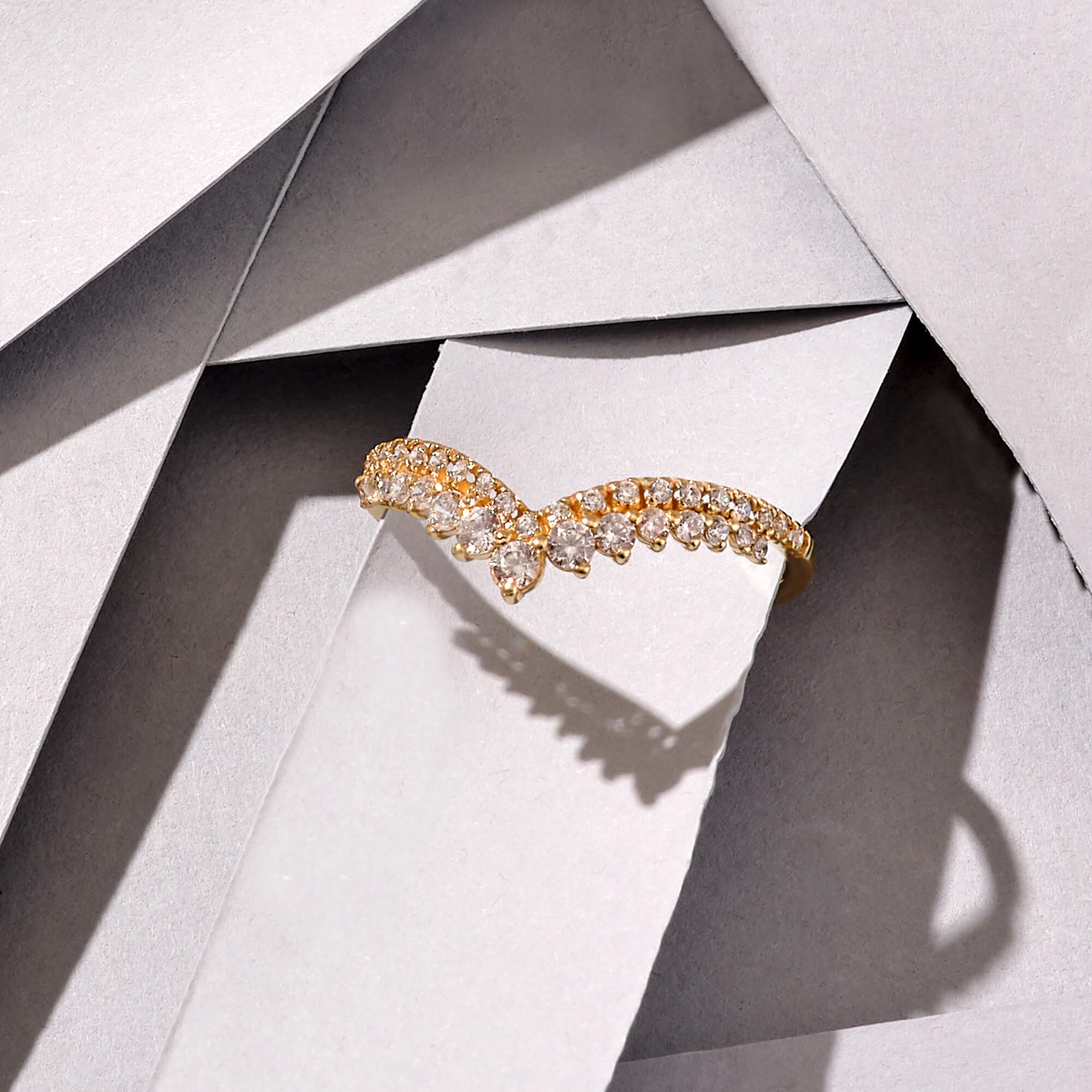 14k Solid Gold Royal Curve Stacking Ring