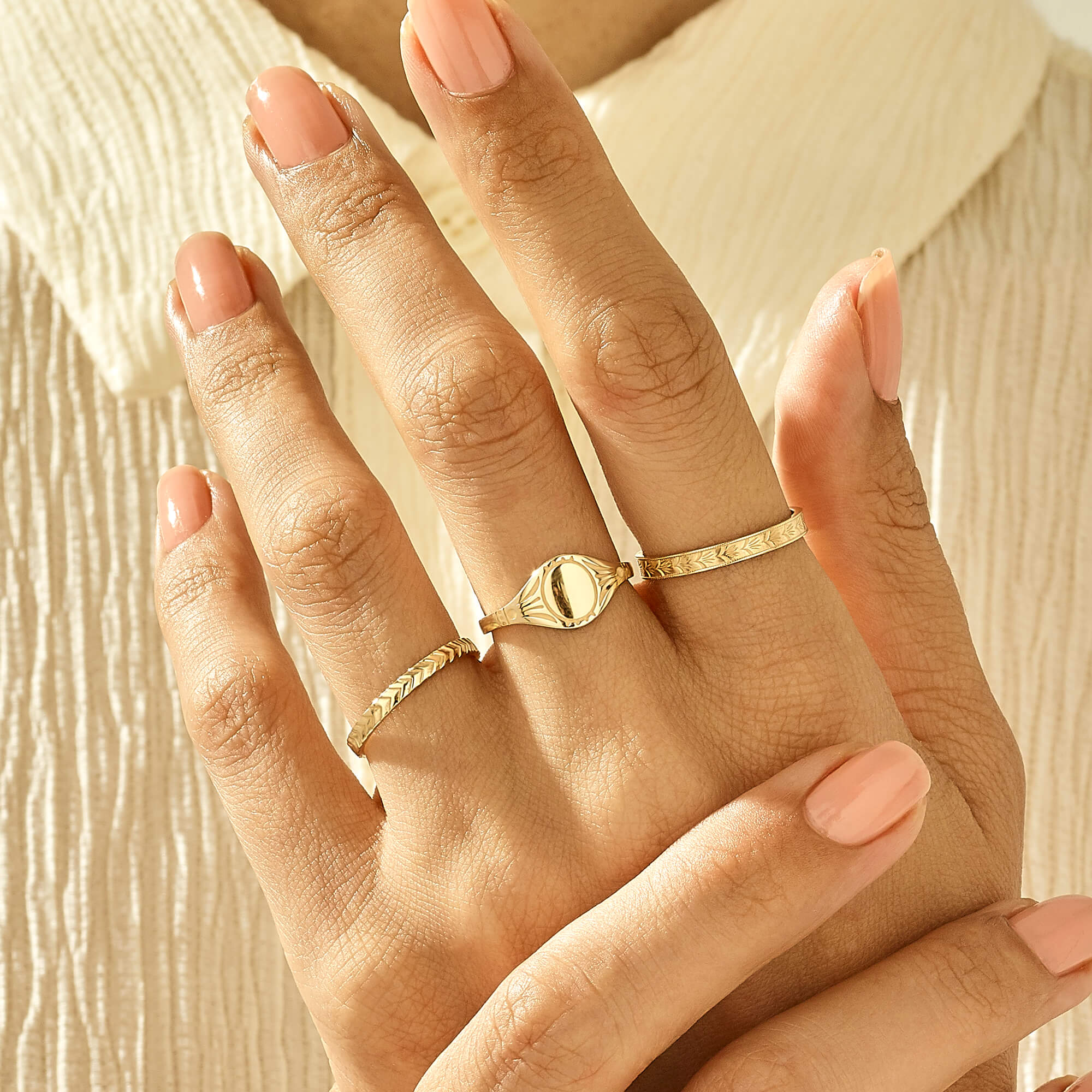 Band Ring with Vintage Design in 14k Solid Gold
