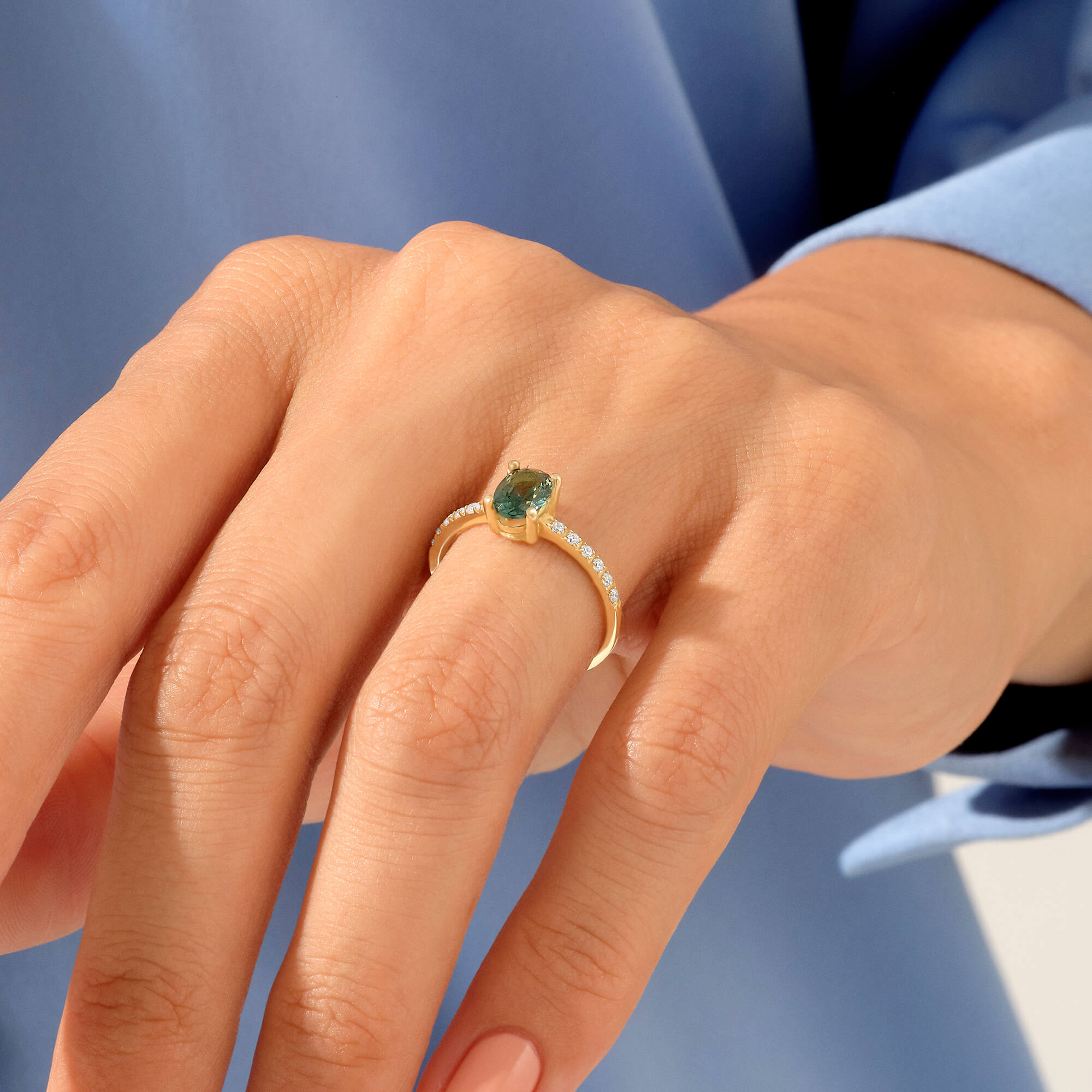 Oval Cut Alxandrite Ring in 14k Solid Yellow Gold