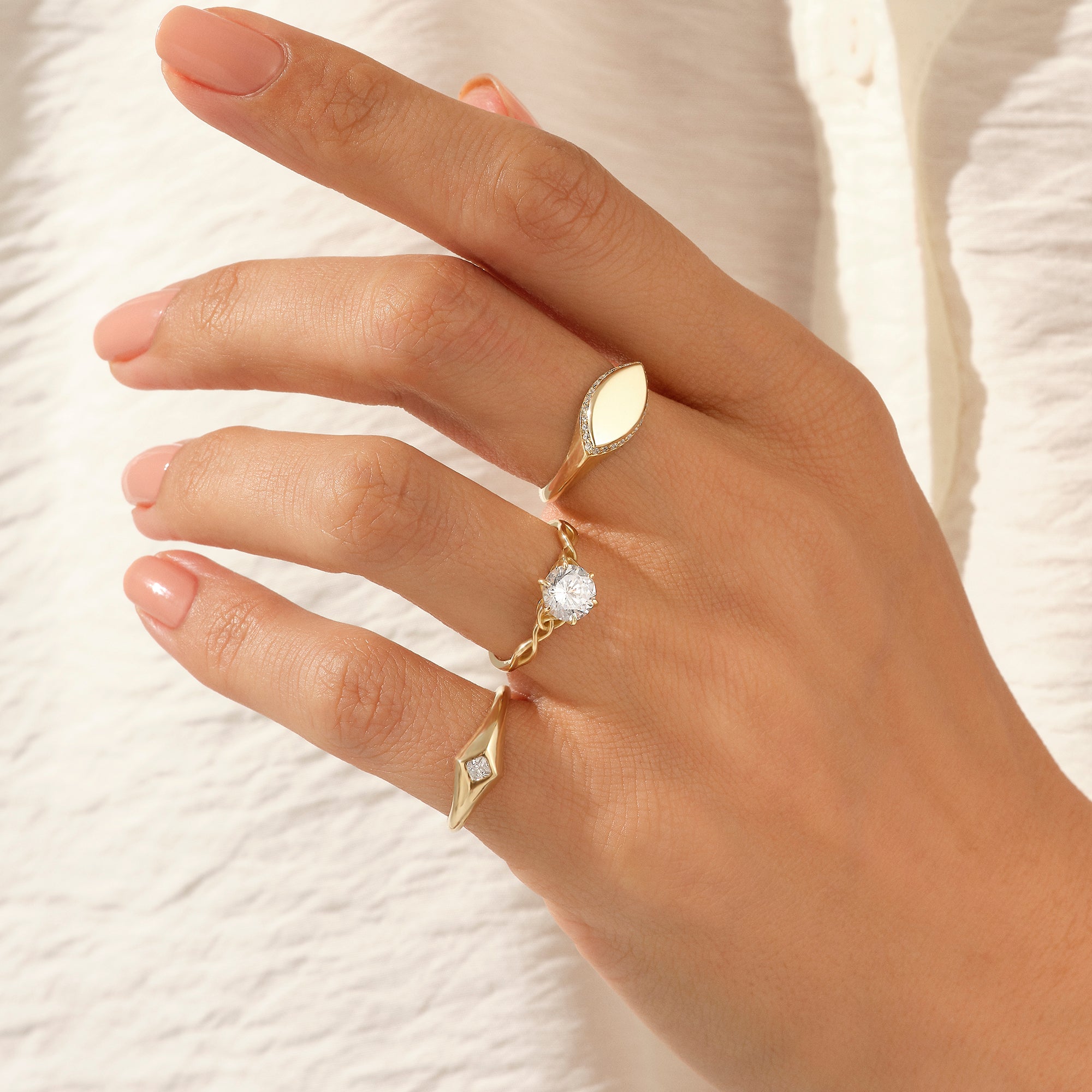 14k Yellow Gold Celtic Knot Solitaire Ring