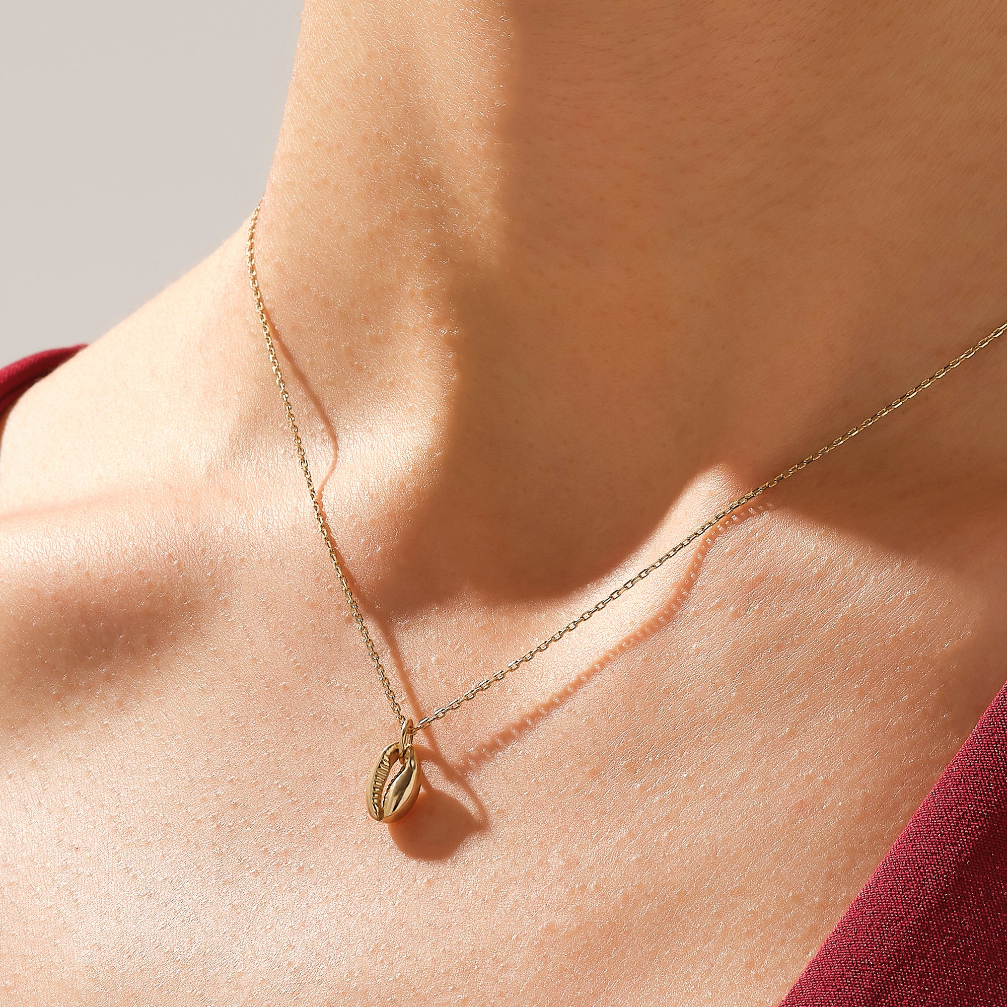 Women's Cowrie Shell Pendant Necklace in 14k Solid Gold