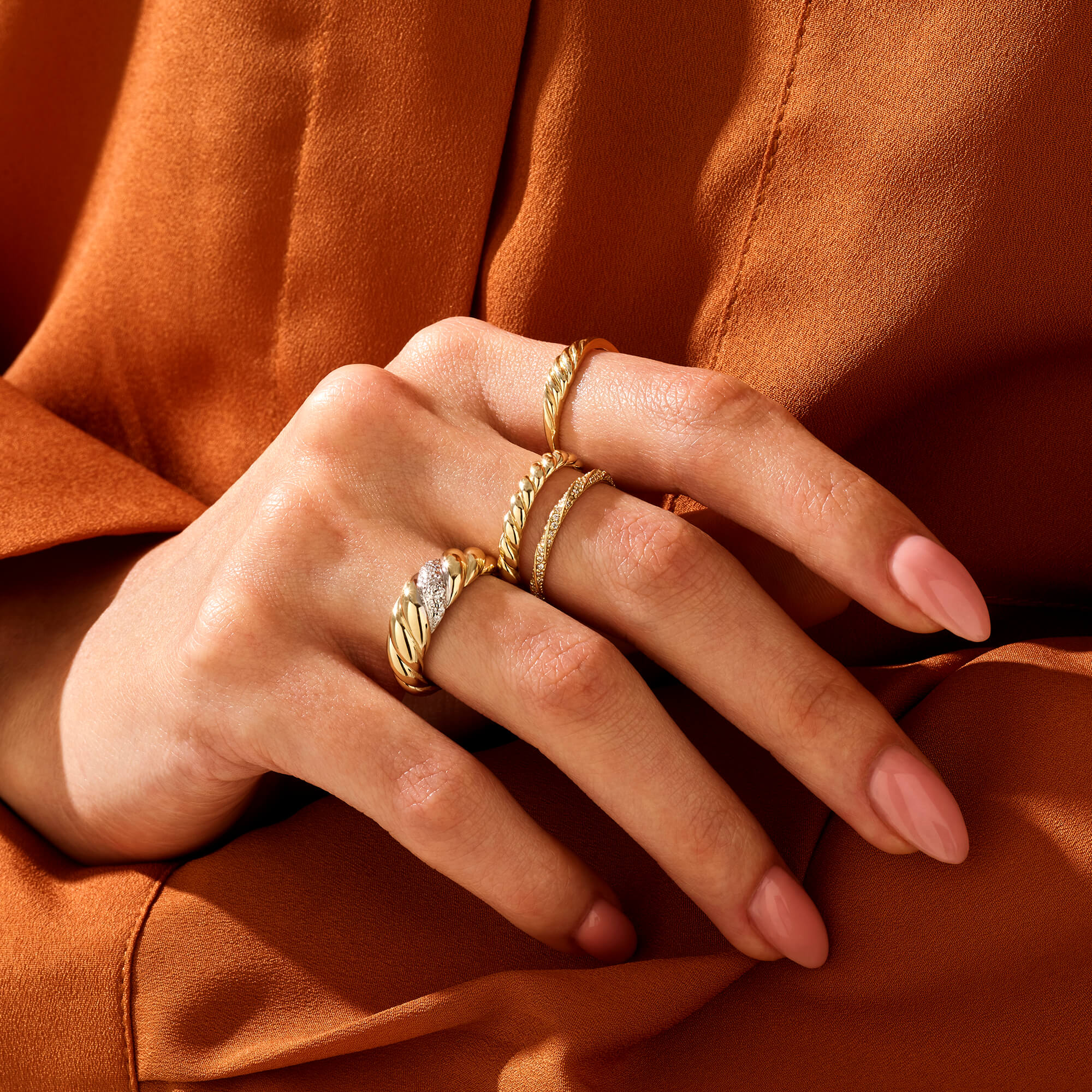 Croissant Band Ring in 14k Solid Gold
