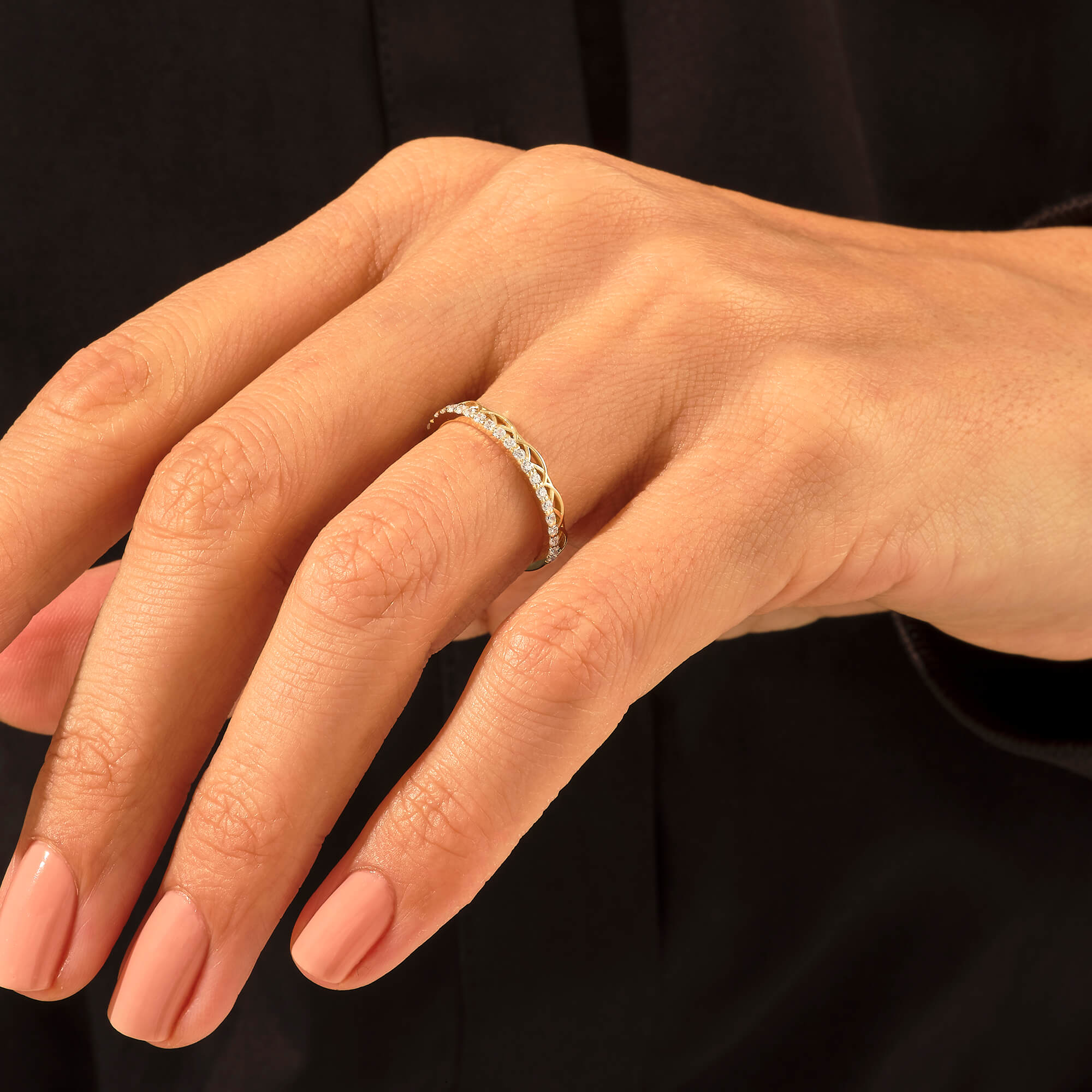 0.11 ctw Diamond Celtic Band in 14k Gold