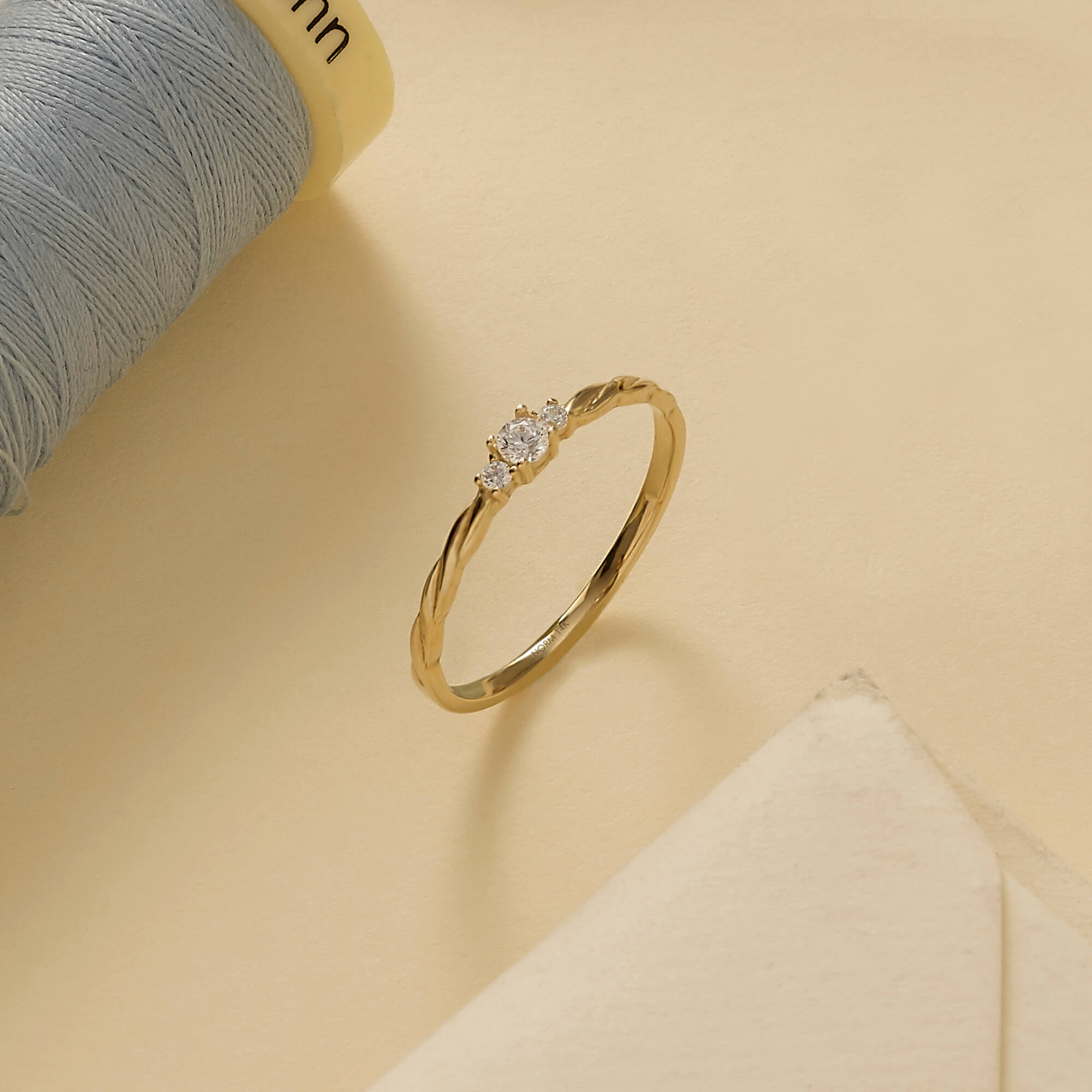 14k Yellow Gold Diamond Solitaire Twisted Ring