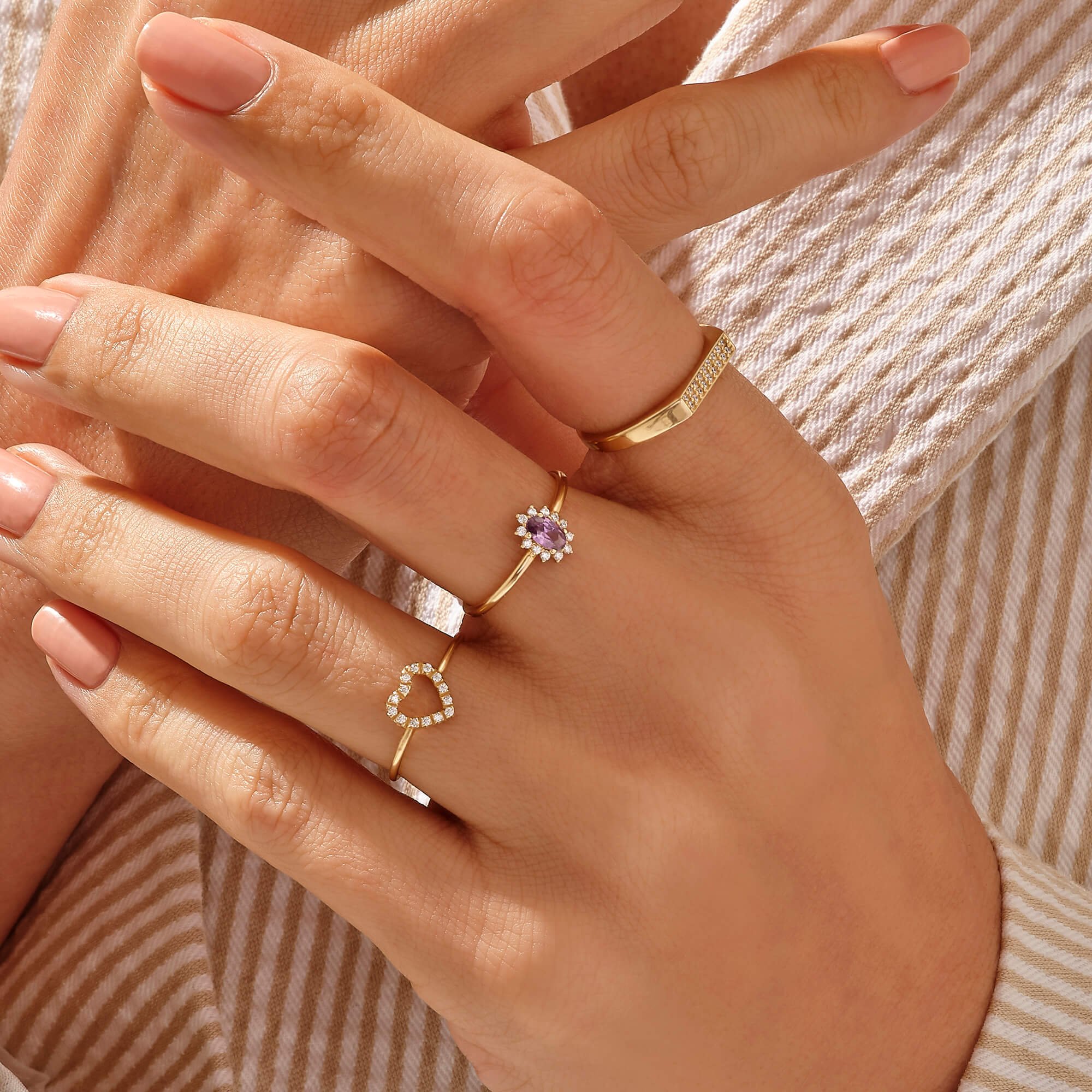 14k Gold Minimalist Oval Amethyst Solitaire Ring for Women