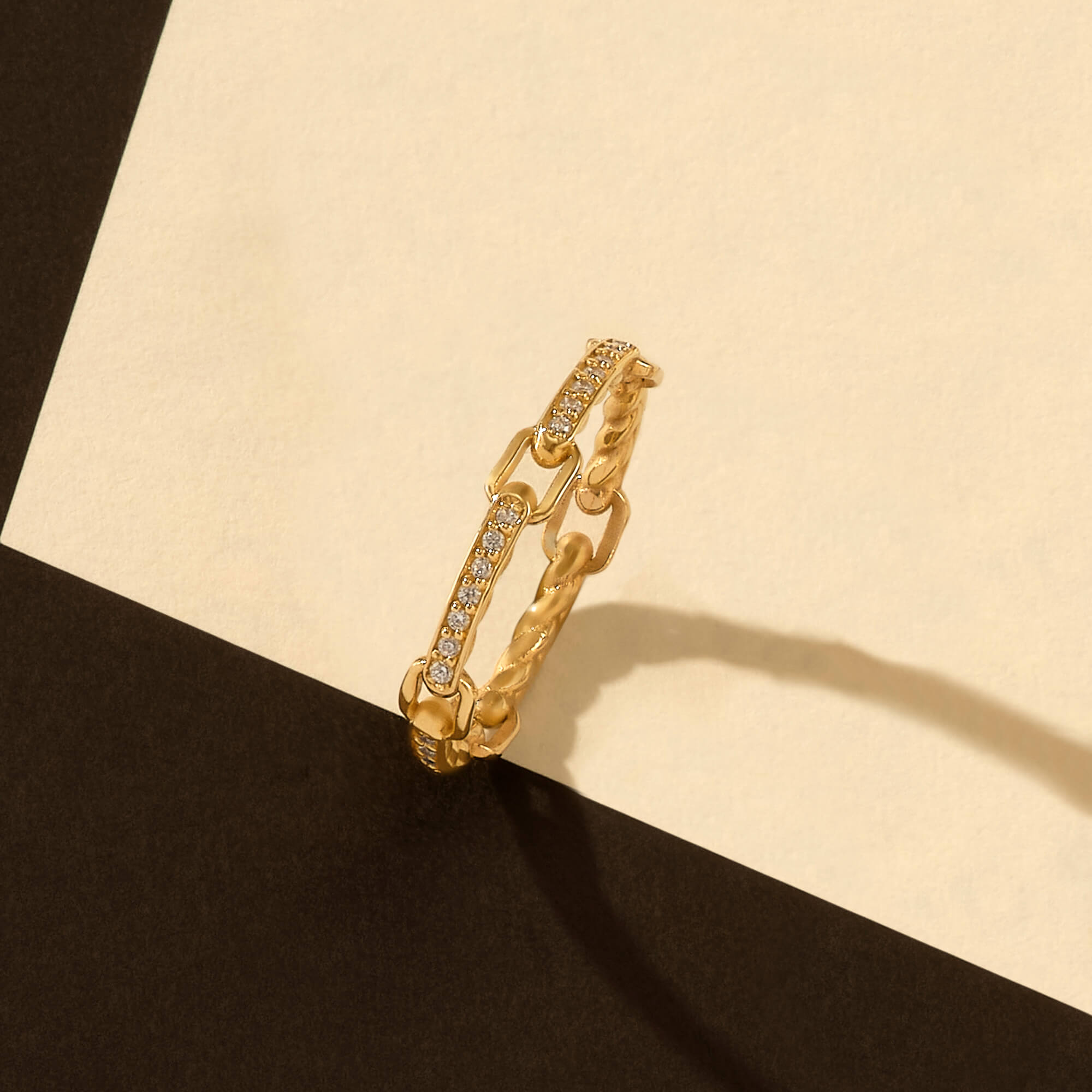 Women's Minimalist Link Band Ring in 14k Solid Yellow Gold