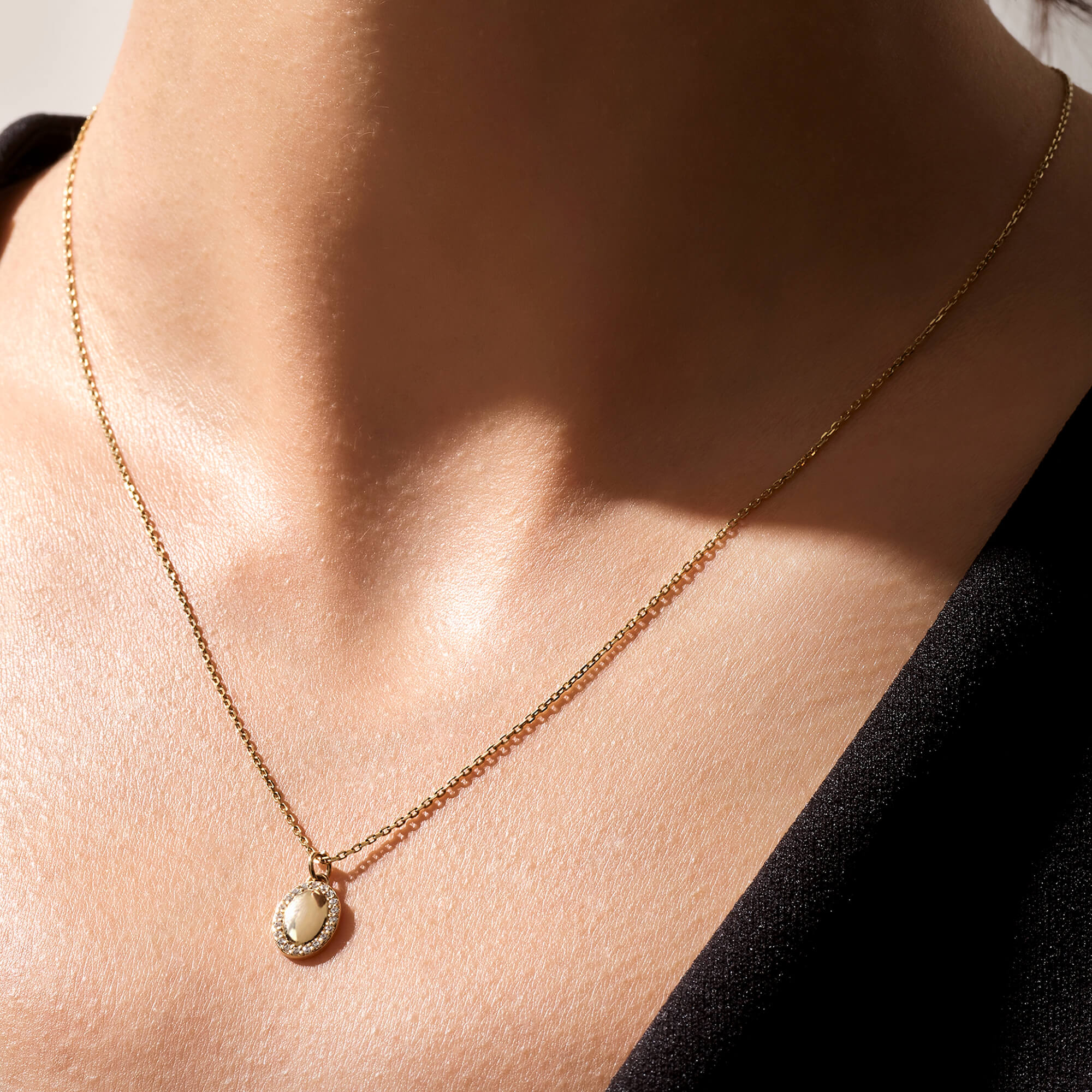 14k Yellow Gold Oval Signet Pendant Neckace for Women
