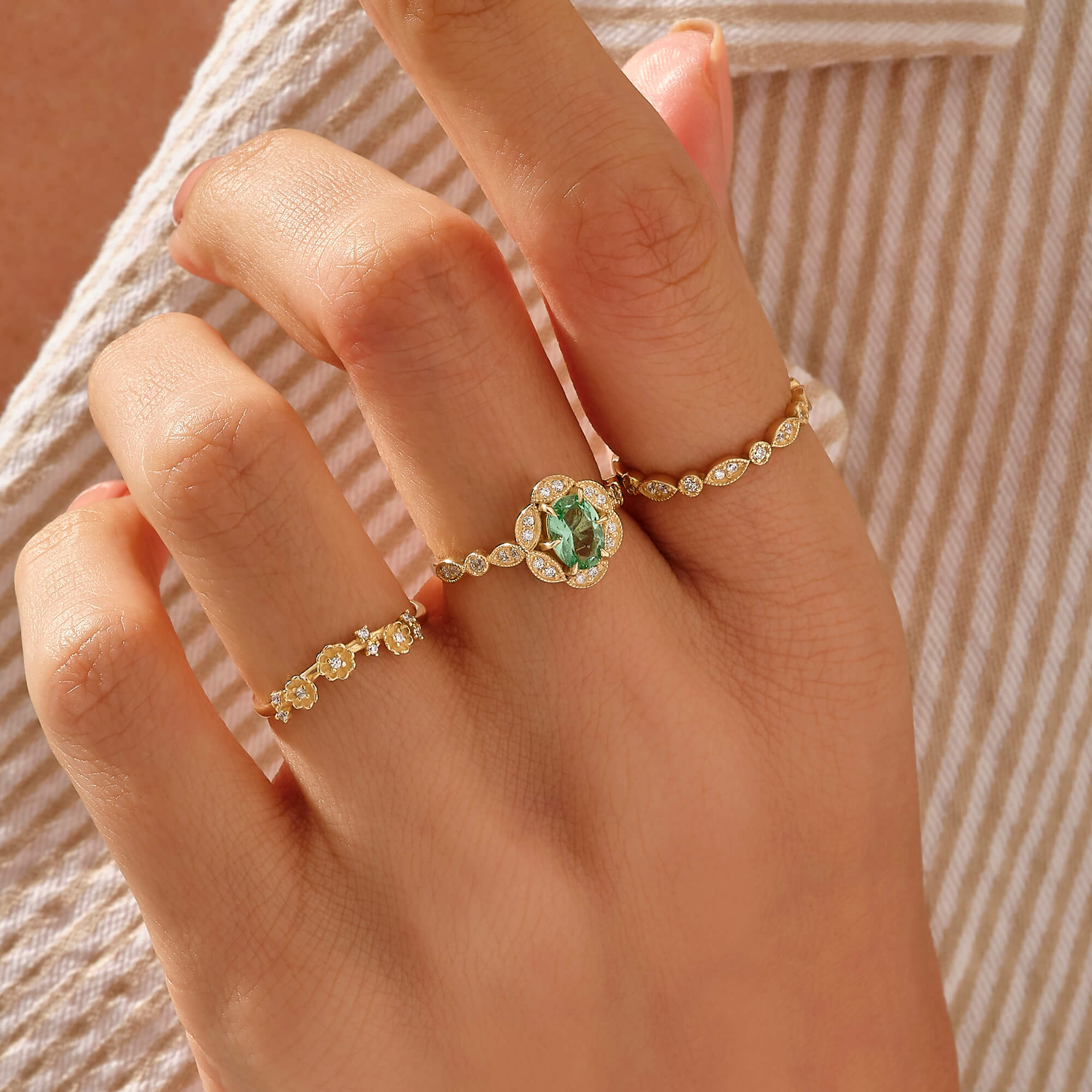 Floral Design Vintage Engagement Ring in 14k Solid Gold
