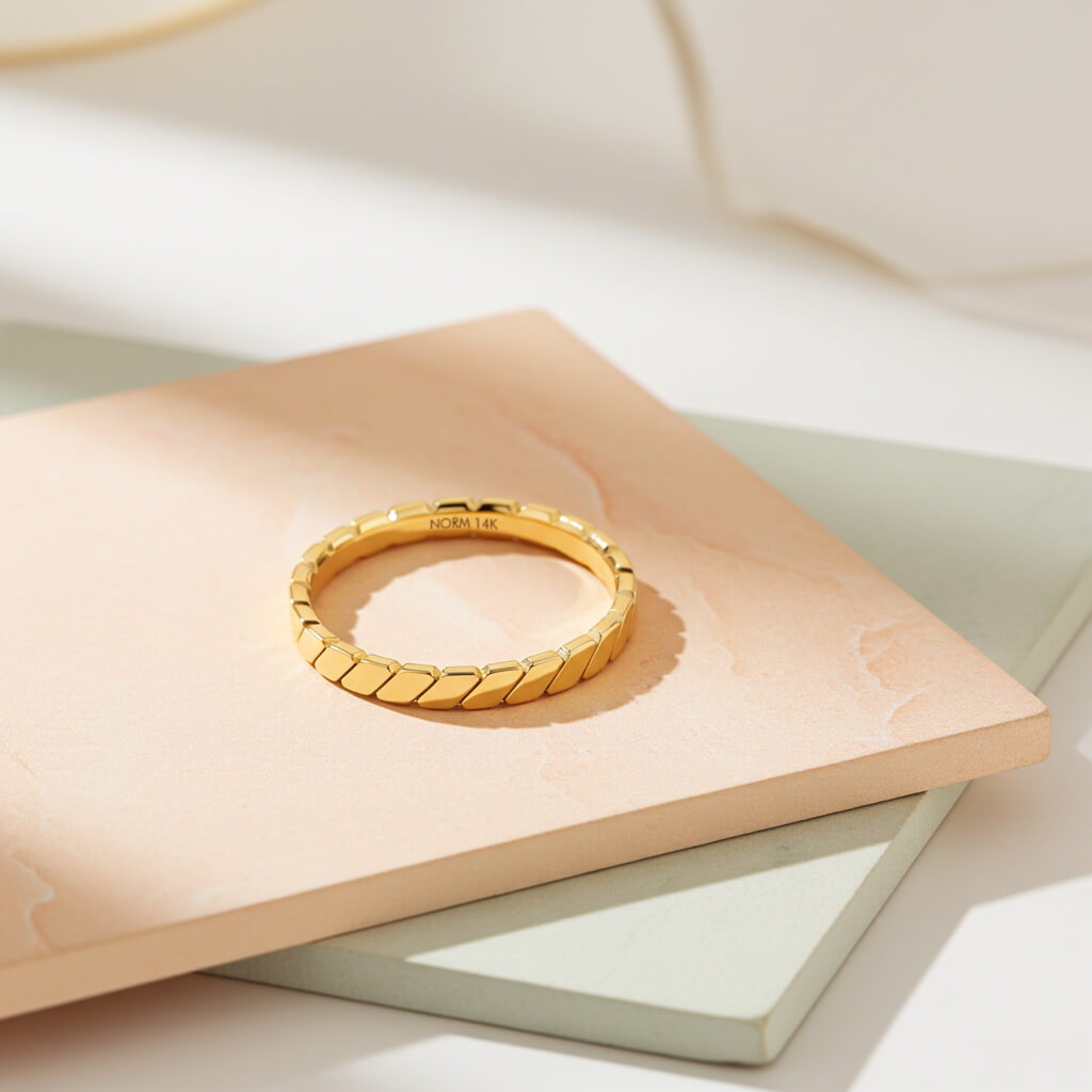 Diagonal Pattern Band Ring in Solid Yellow Gold