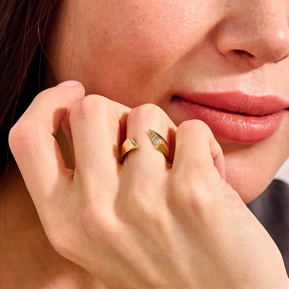 Diamond Pave Bar Twisted Open Statement Ring in 14K Gold