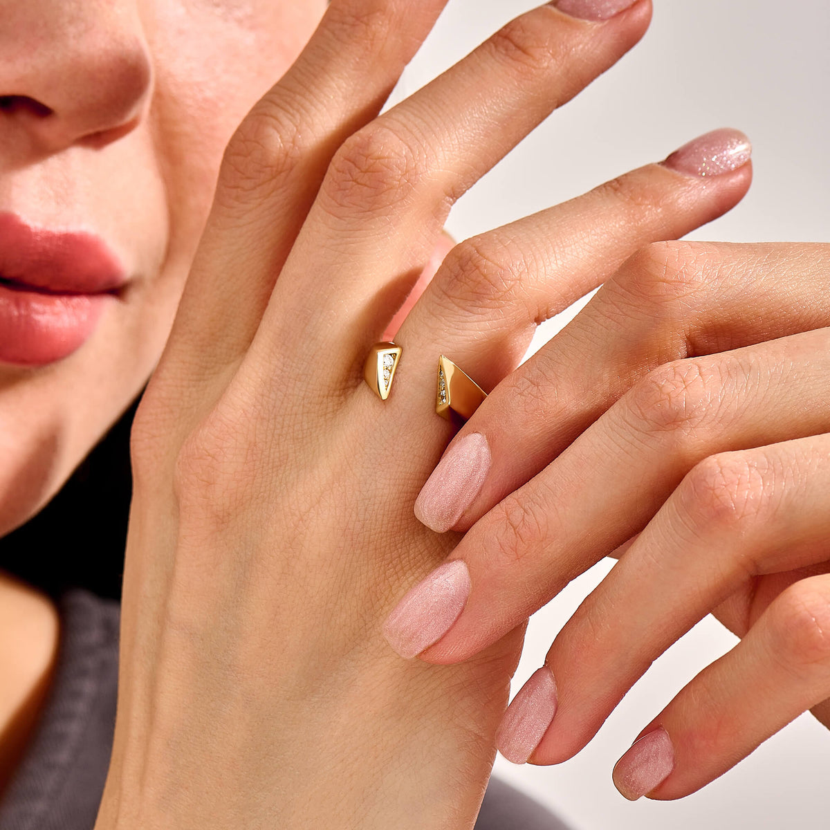 Diamond Pave Bar Twisted Open Statement Ring in 14K Gold