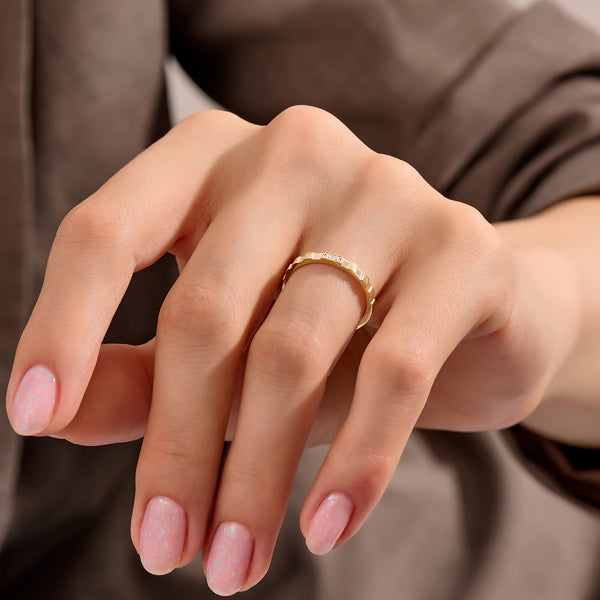 Women's Diamond Pillar Band Ring in Solid Yellow Gold