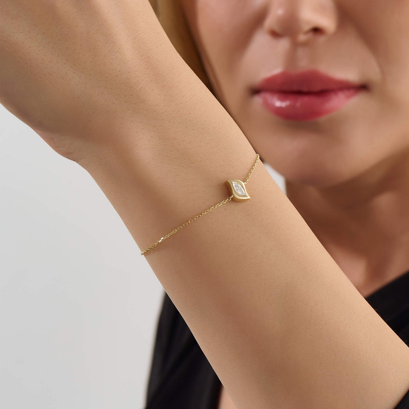 Women's Diamond Solitaire Leaf Bracelet in 14k Solid Gold