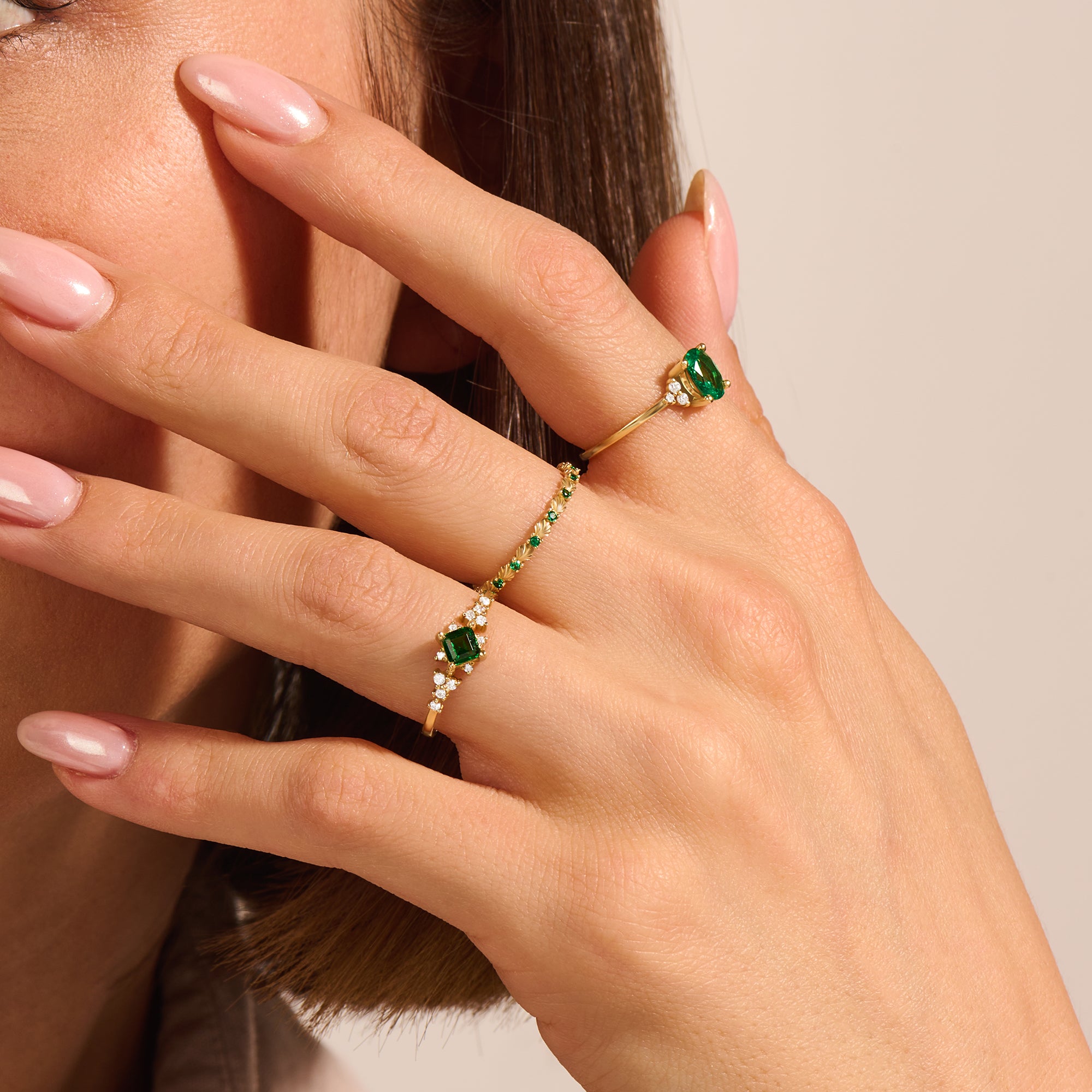 14k Solid Yellow Gold Emerald Seashell Eternity Ring