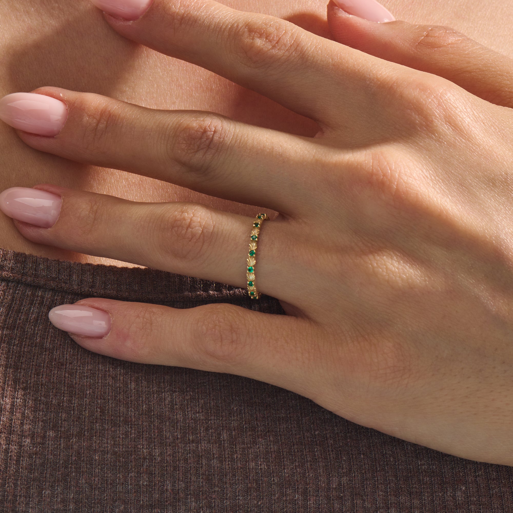 14k Gold Emerald Seashell Eternity Ring
