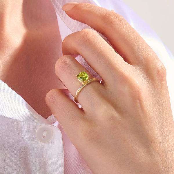 14K Solid Gold Hover Cushion-Cut Peridot Solitaire Ring