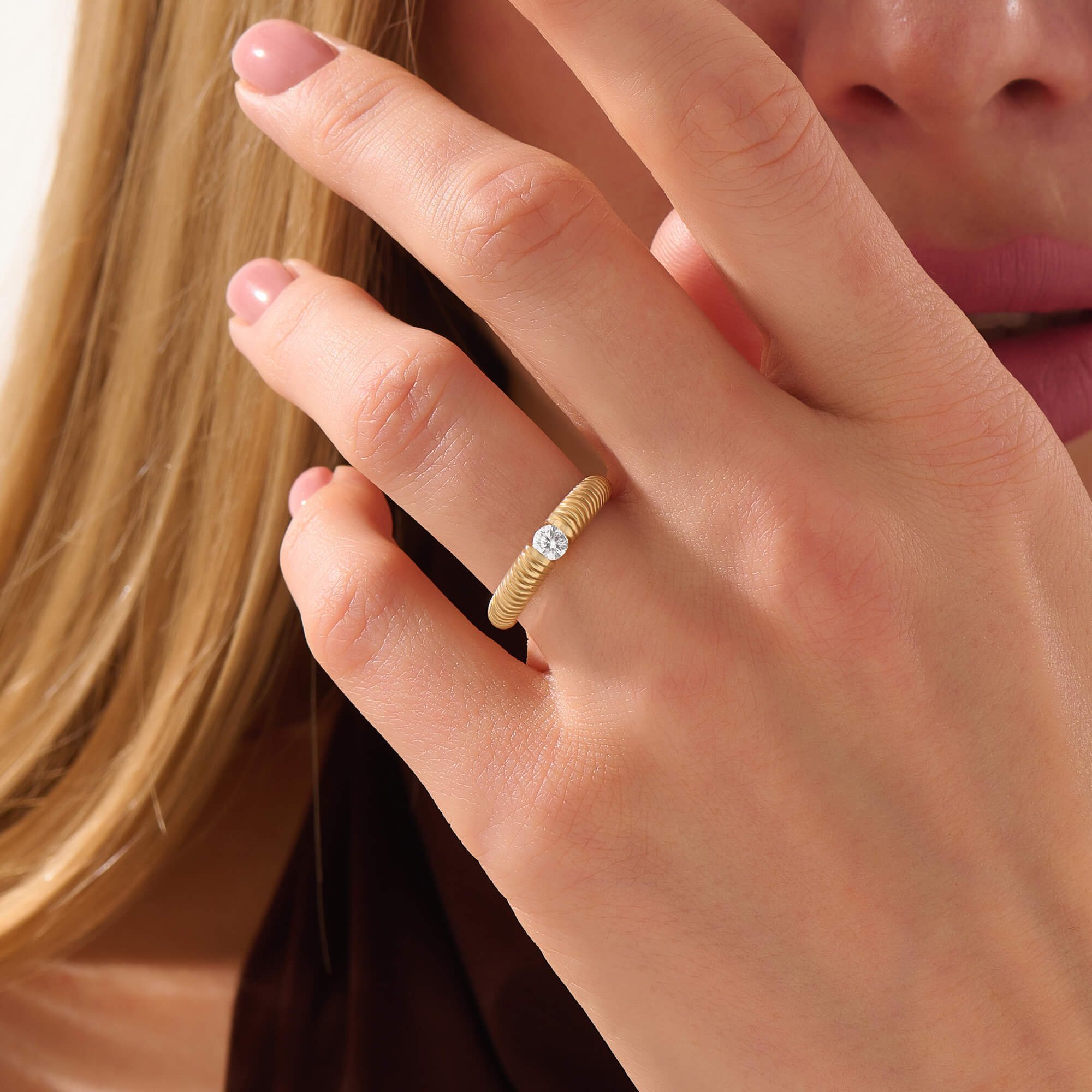 Women's Yellow Solid Gold Lab-Grown Diamond Solitaire Ribbed Ring