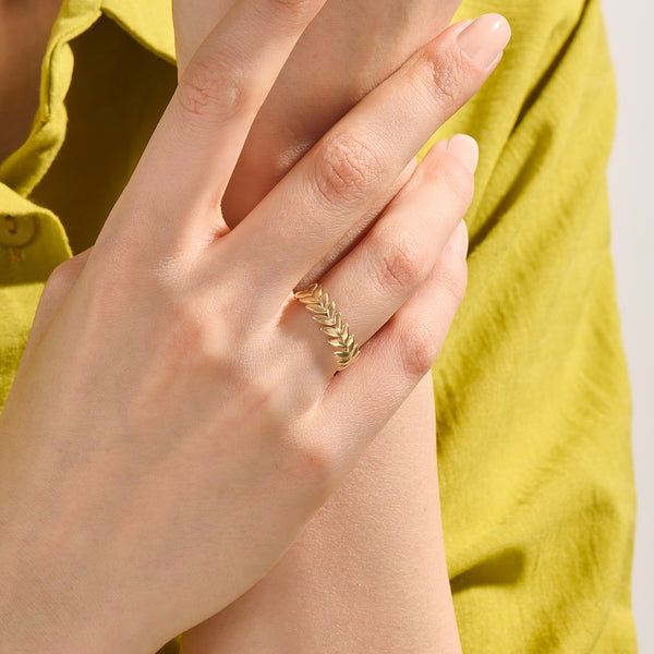 Laurel Wreath Band Ring in Gold