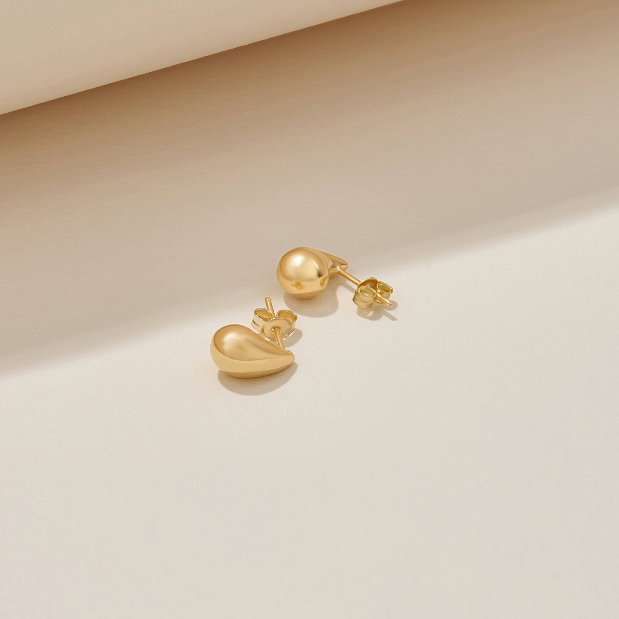 Women's Mini Teardrop Earrings in Gold