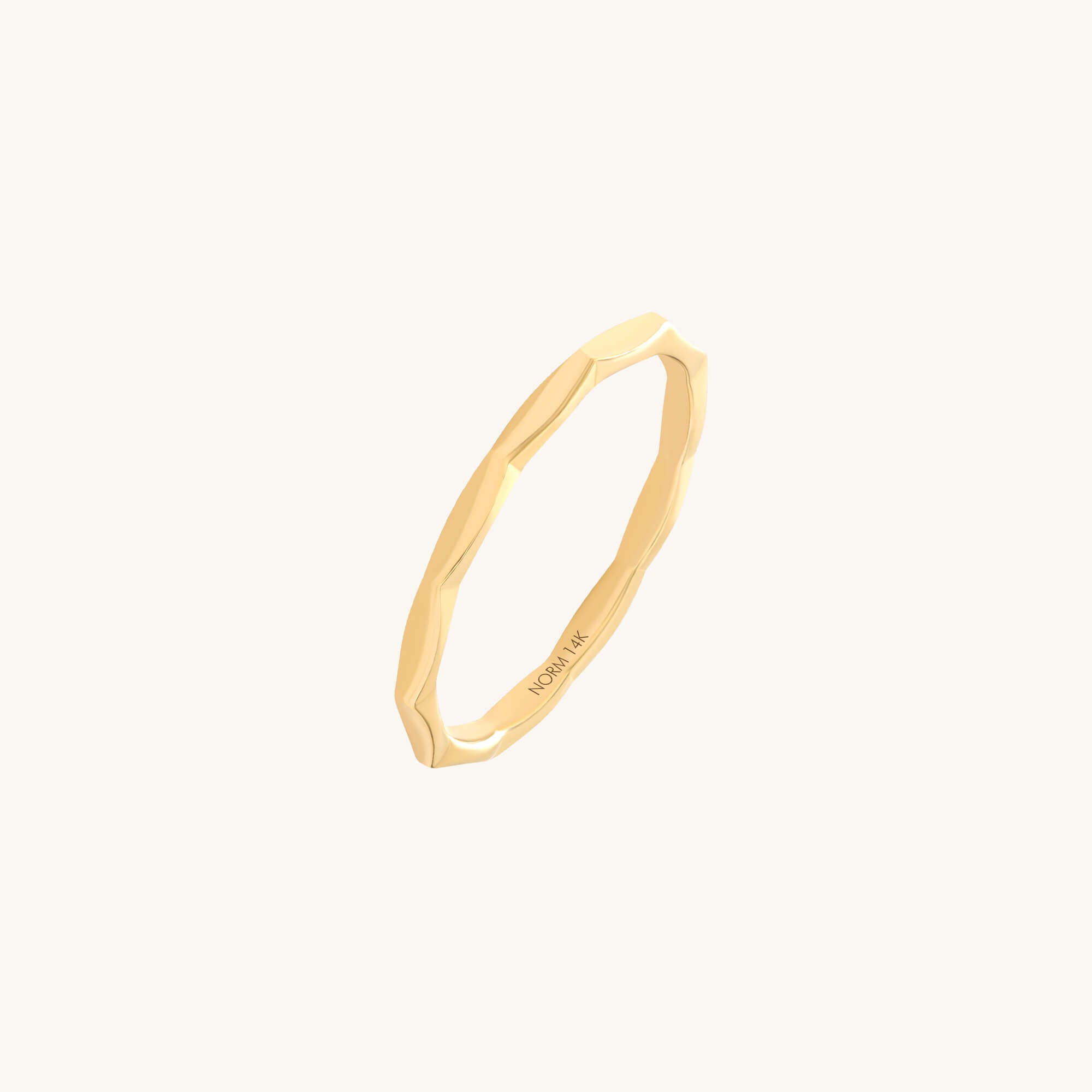 Minimal Faceted Band in Solid Gold