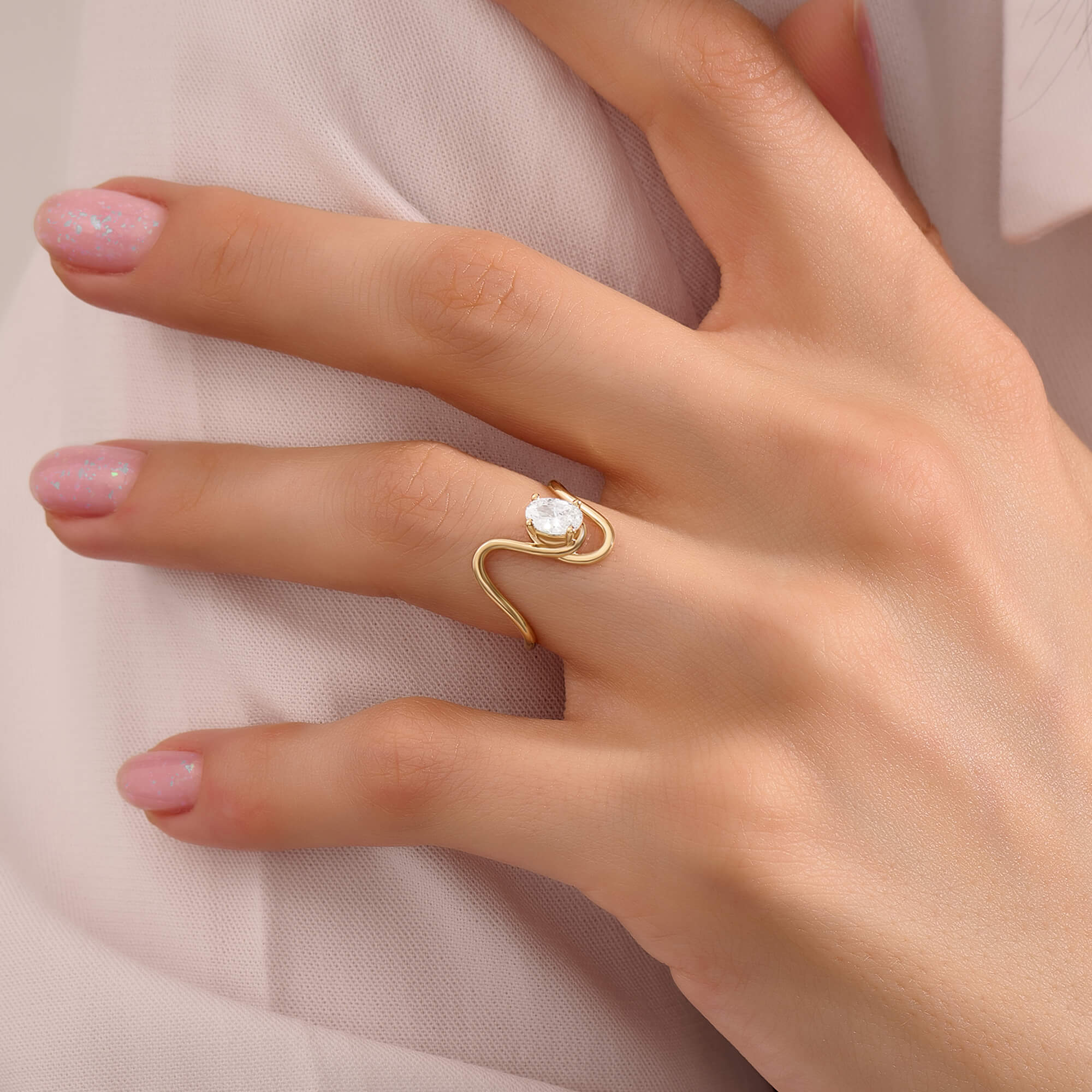 Women's Oval Moissanite Swirl Ring in Yellow Gold