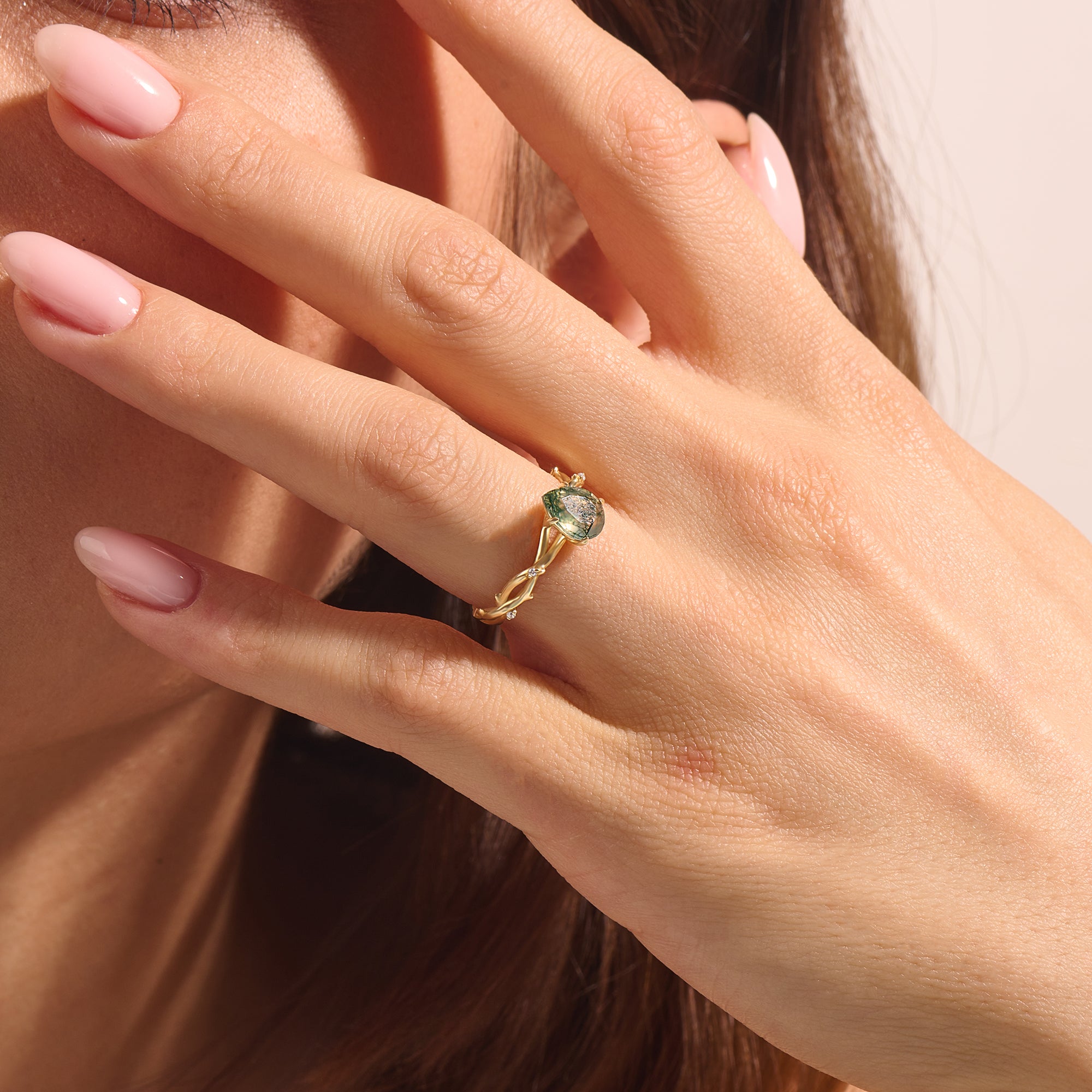 Pear Moss Agate Solitaire Twig Ring in 14k Gold