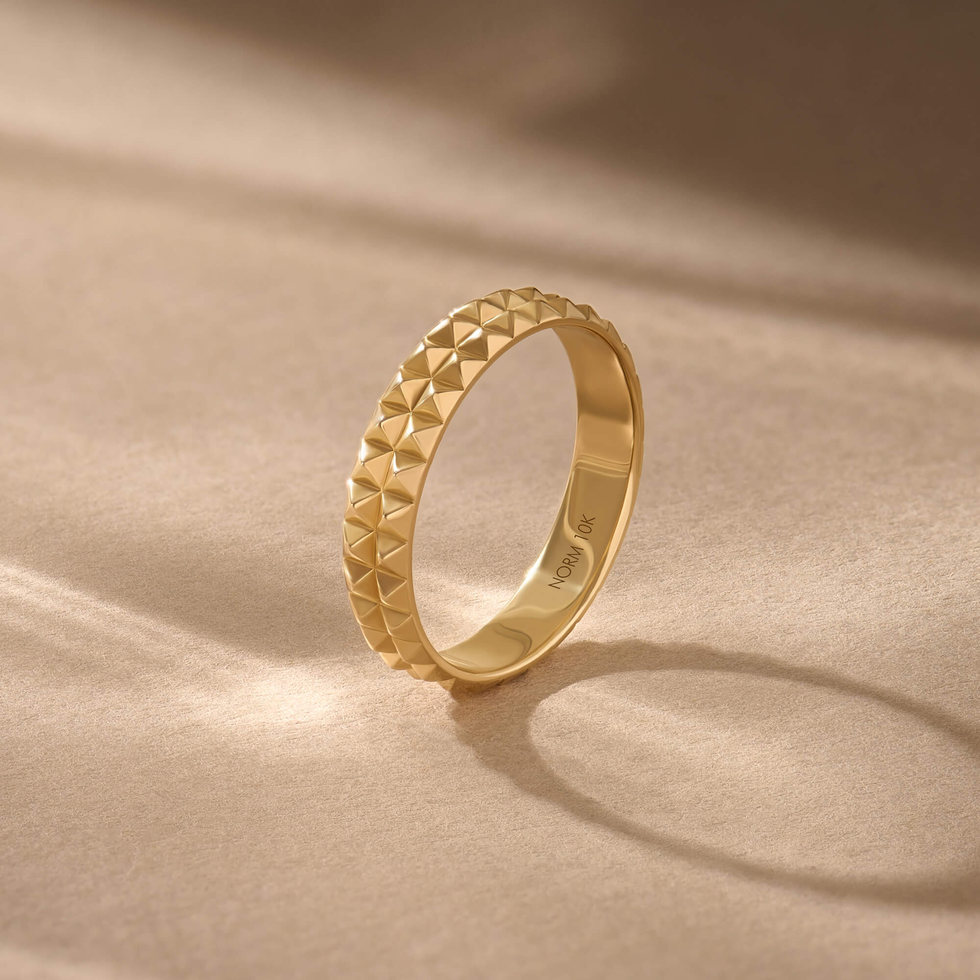 Solid Gold Pyramid-Patterned Band