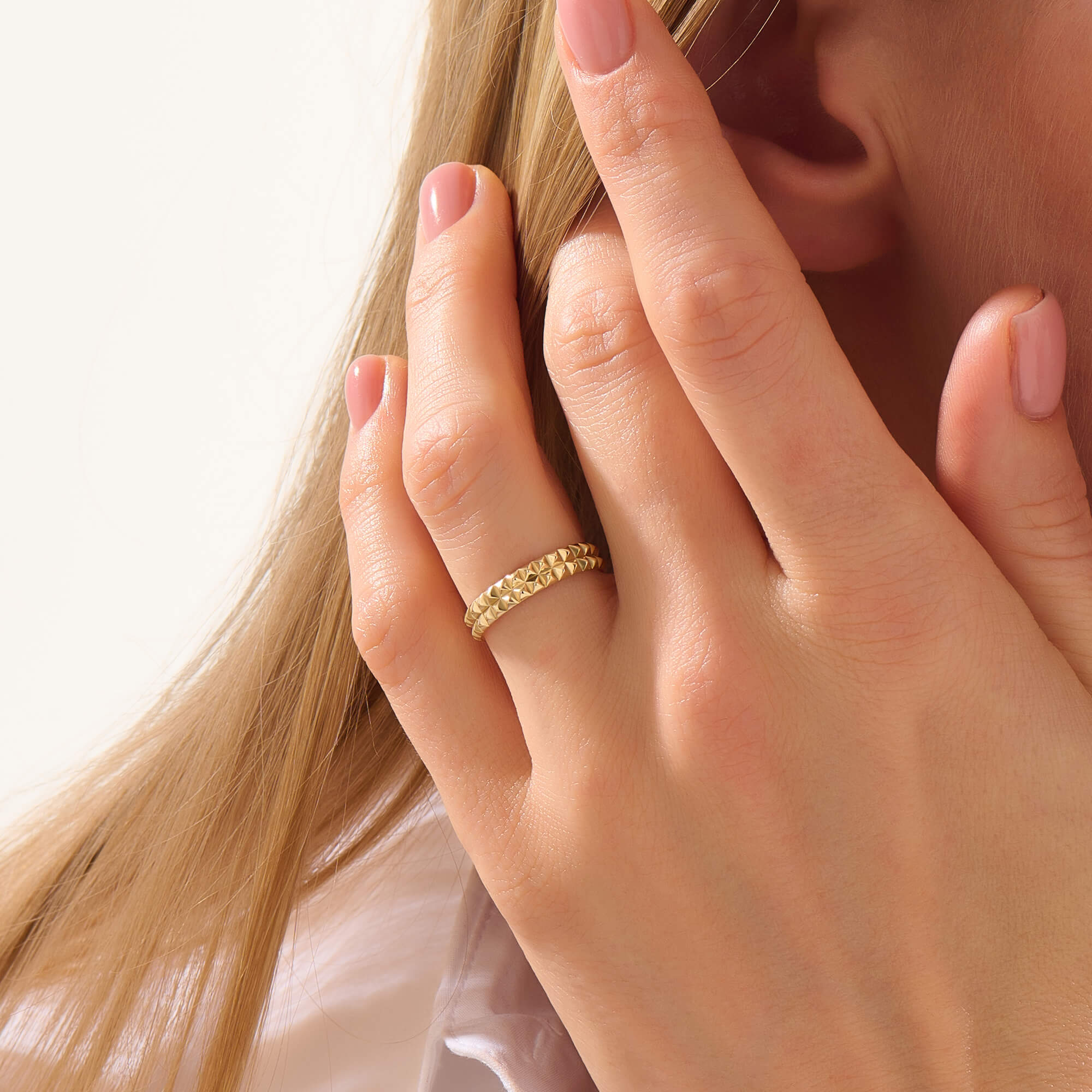 Women's Pyramid Band in Solid Yellow Gold