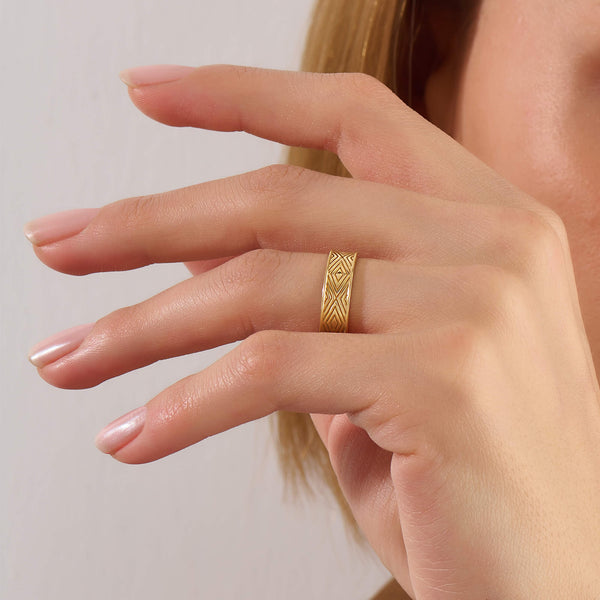 Rhombus Design Engraved Band Ring in 14k Solid Gold