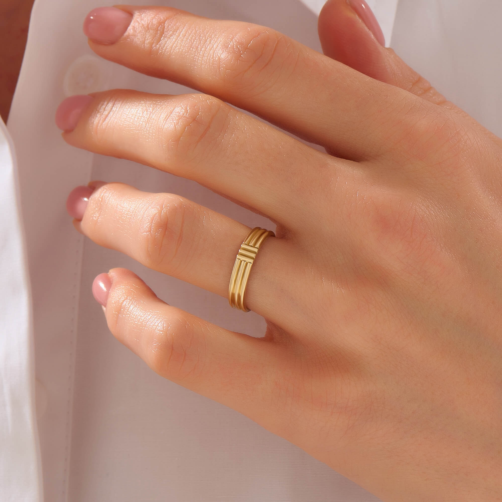 Women's Ridged Band in Solid Gold