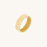 Twill Twist Band Ring in Gold